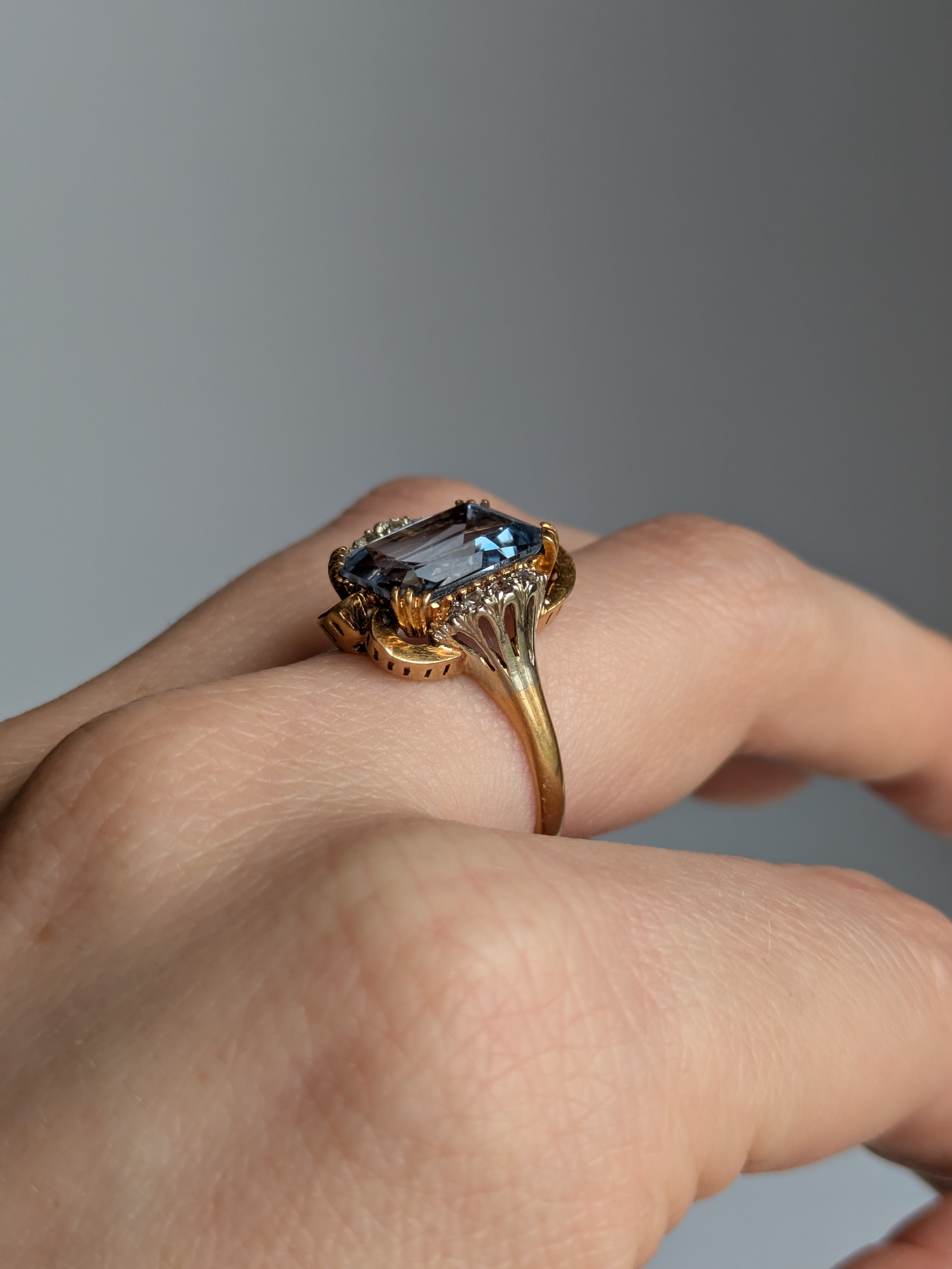 Mid-century Blue Spinel & Diamond Ring