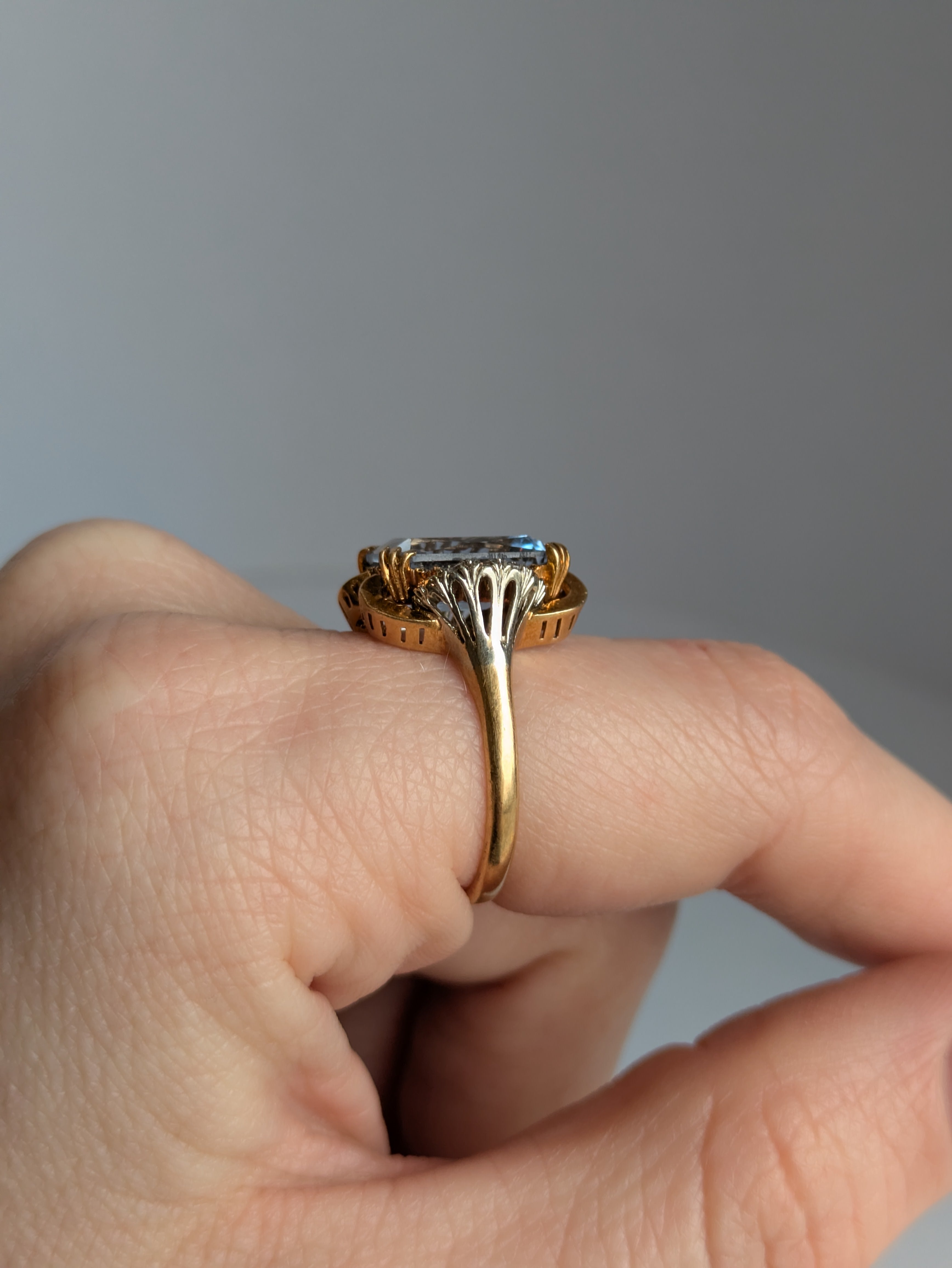 Mid-century Blue Spinel & Diamond Ring