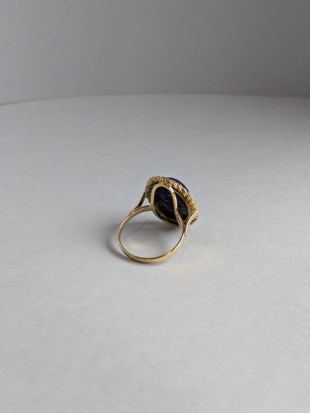 18ct Lapis Lazuli Cabochon Ring