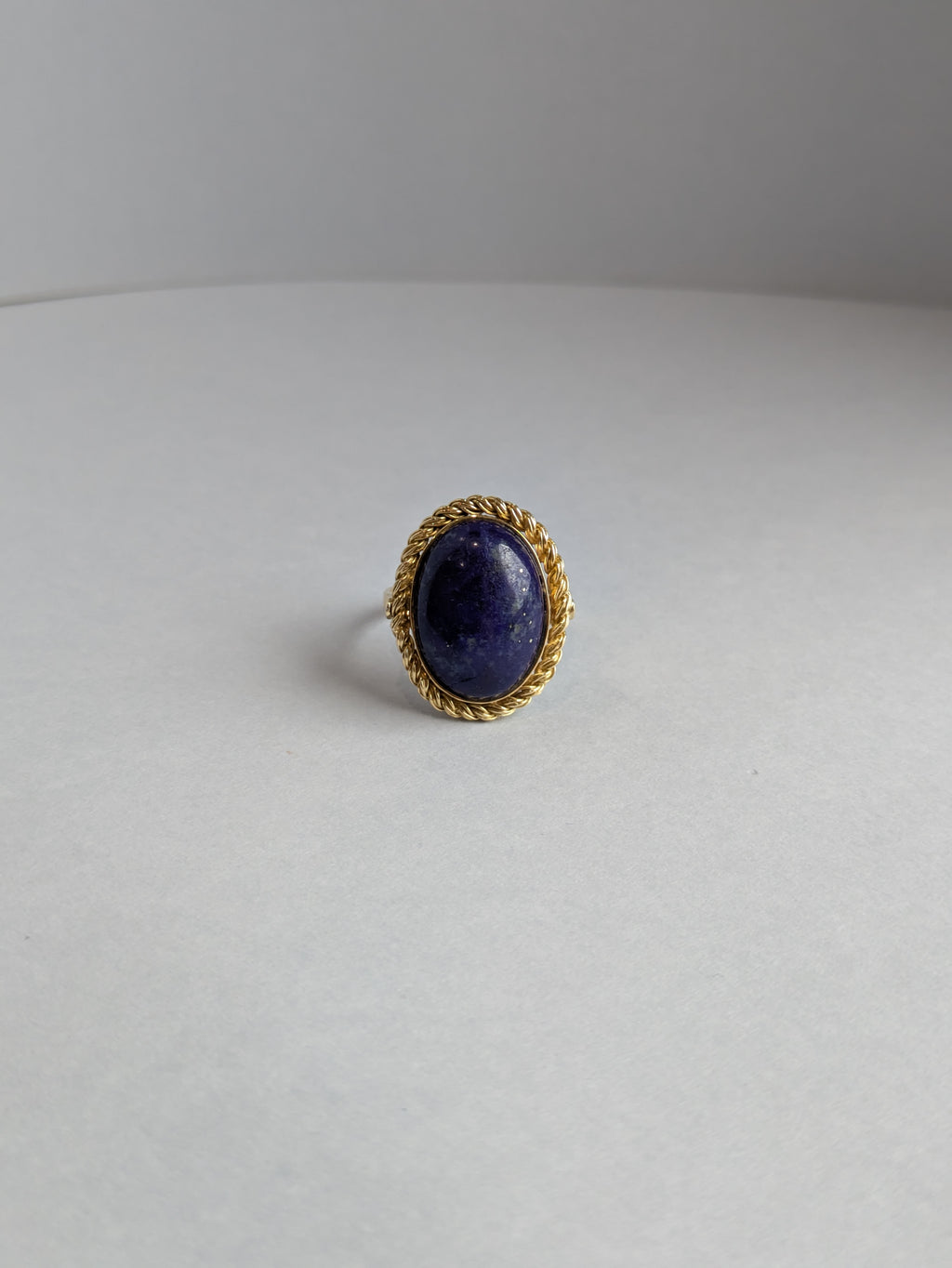 18ct Lapis Lazuli Cabochon Ring
