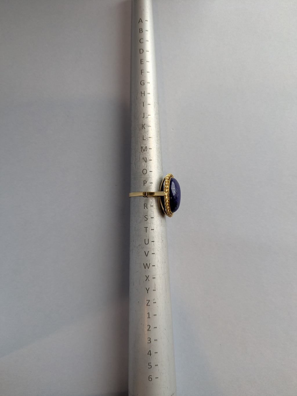 18ct Lapis Lazuli Cabochon Ring