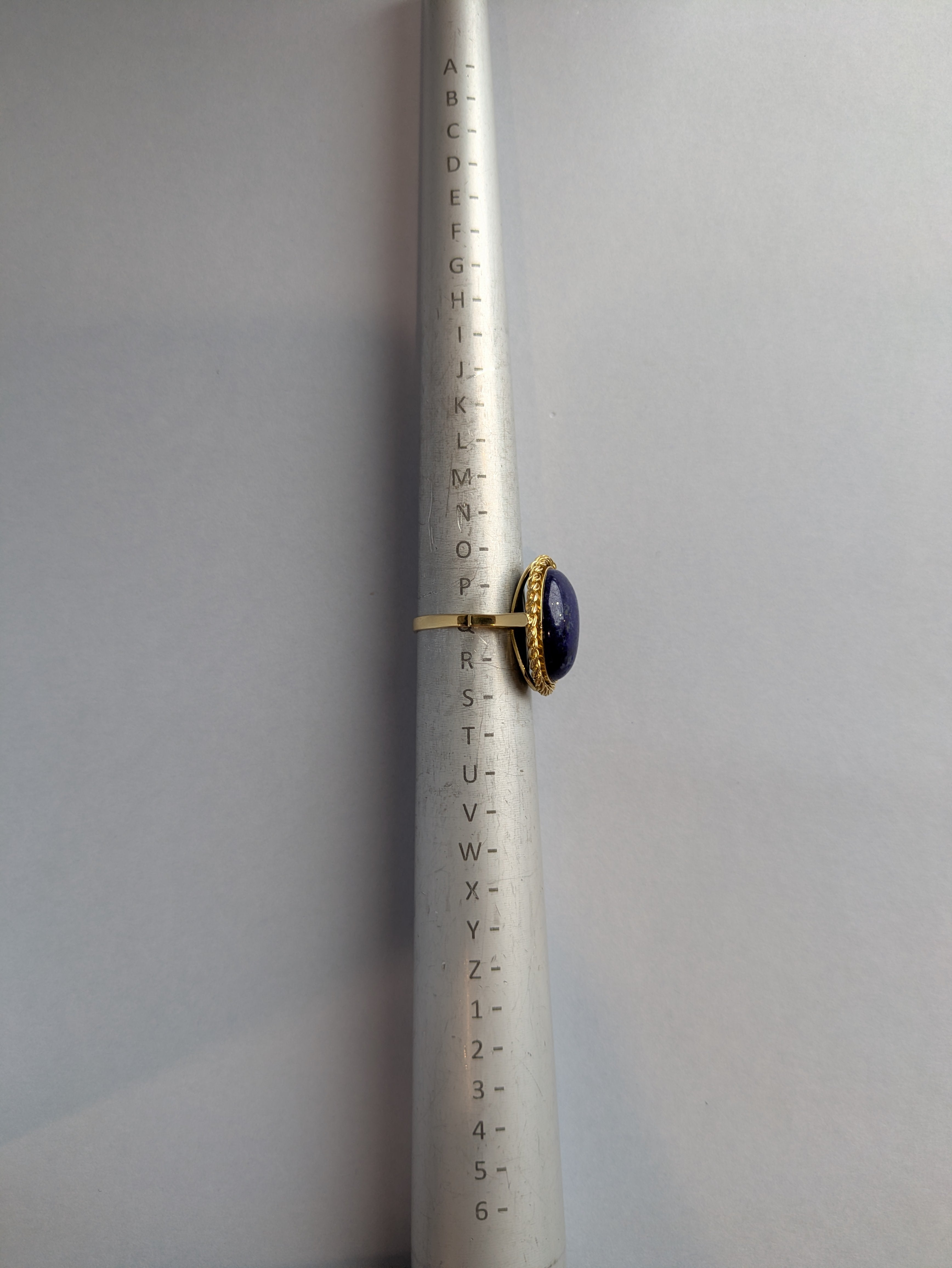 18ct Lapis Lazuli Cabochon Ring