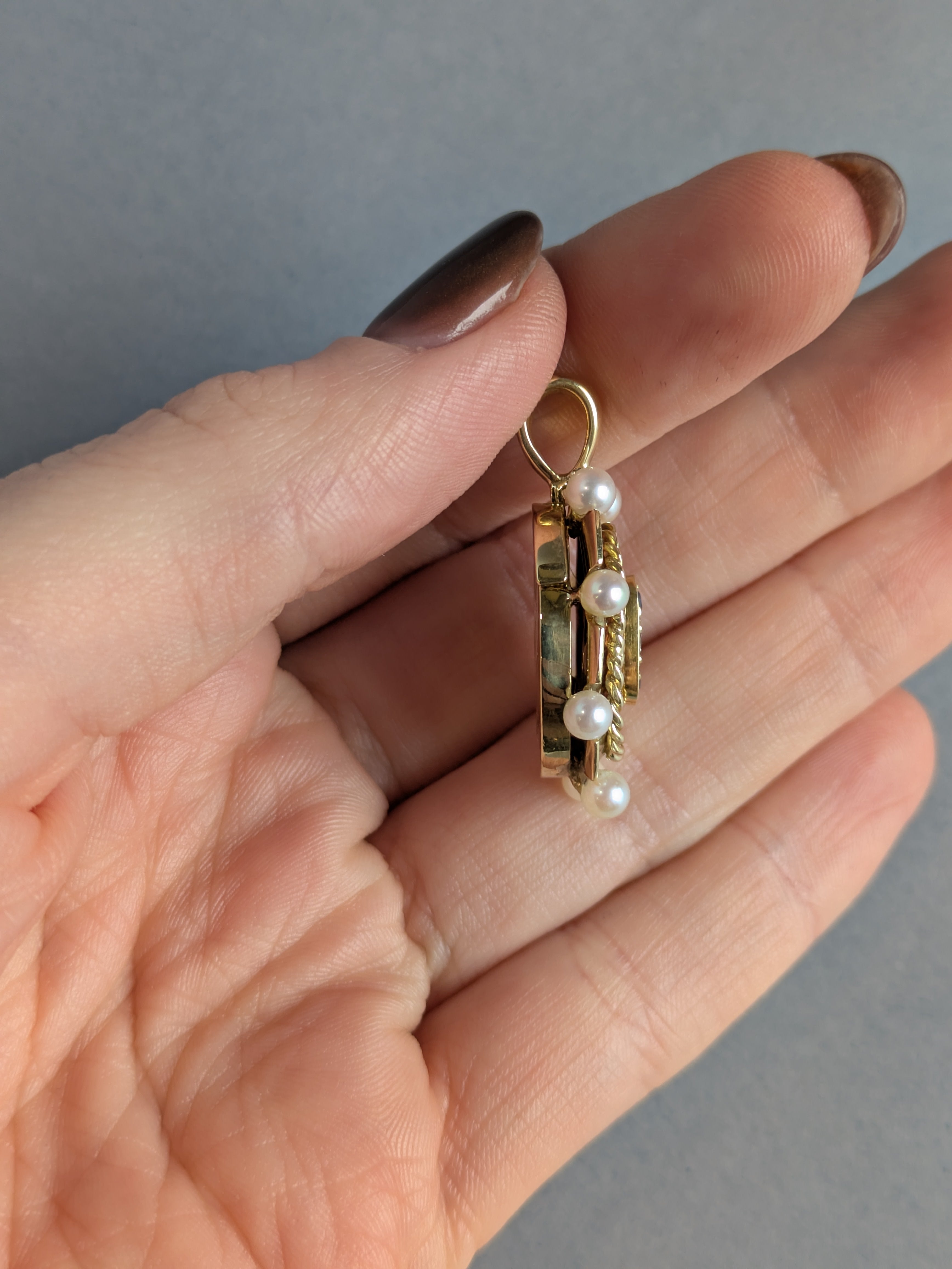 Pearl and Sapphire Pendant