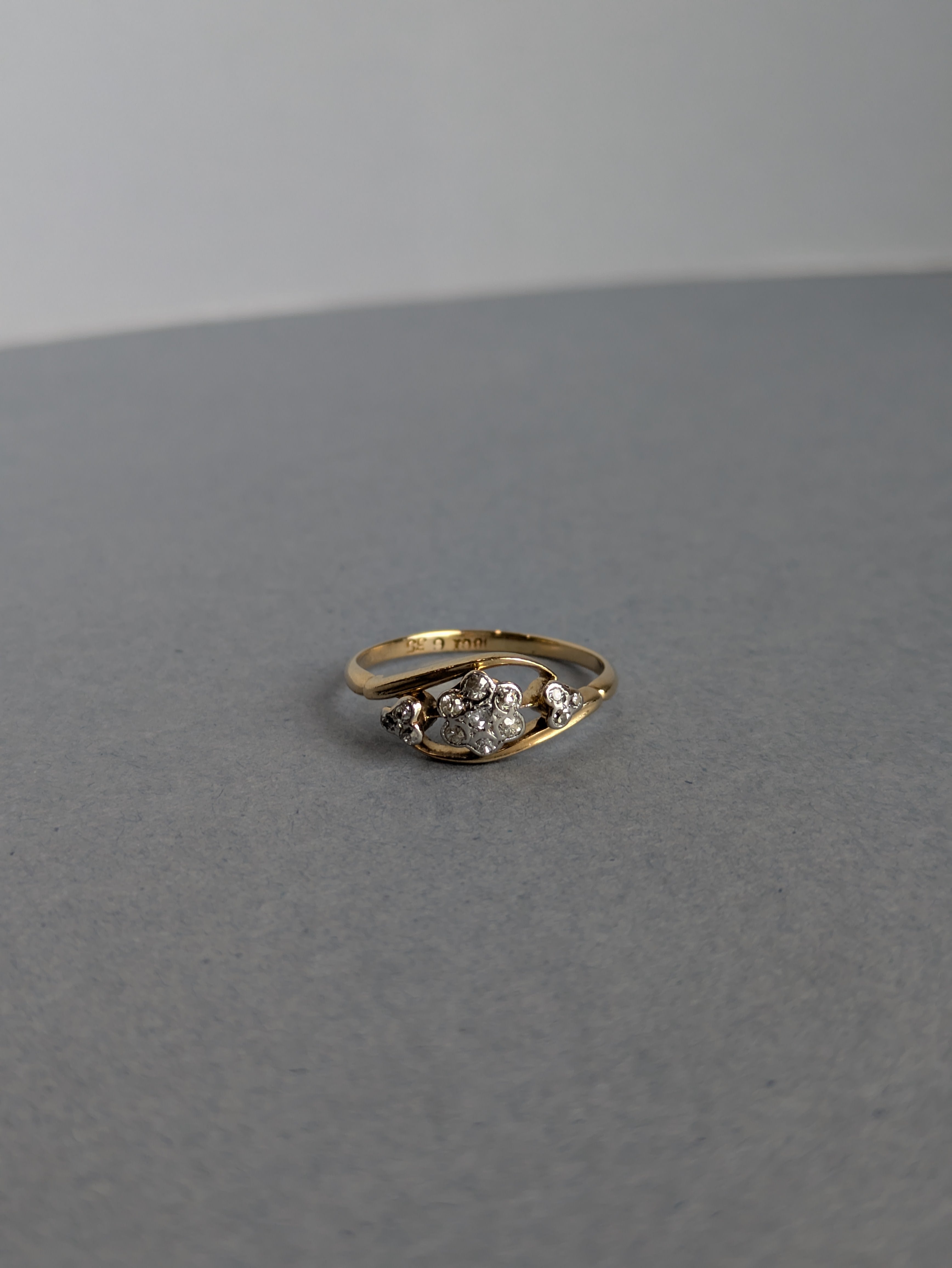 18ct Diamond Flower Ring