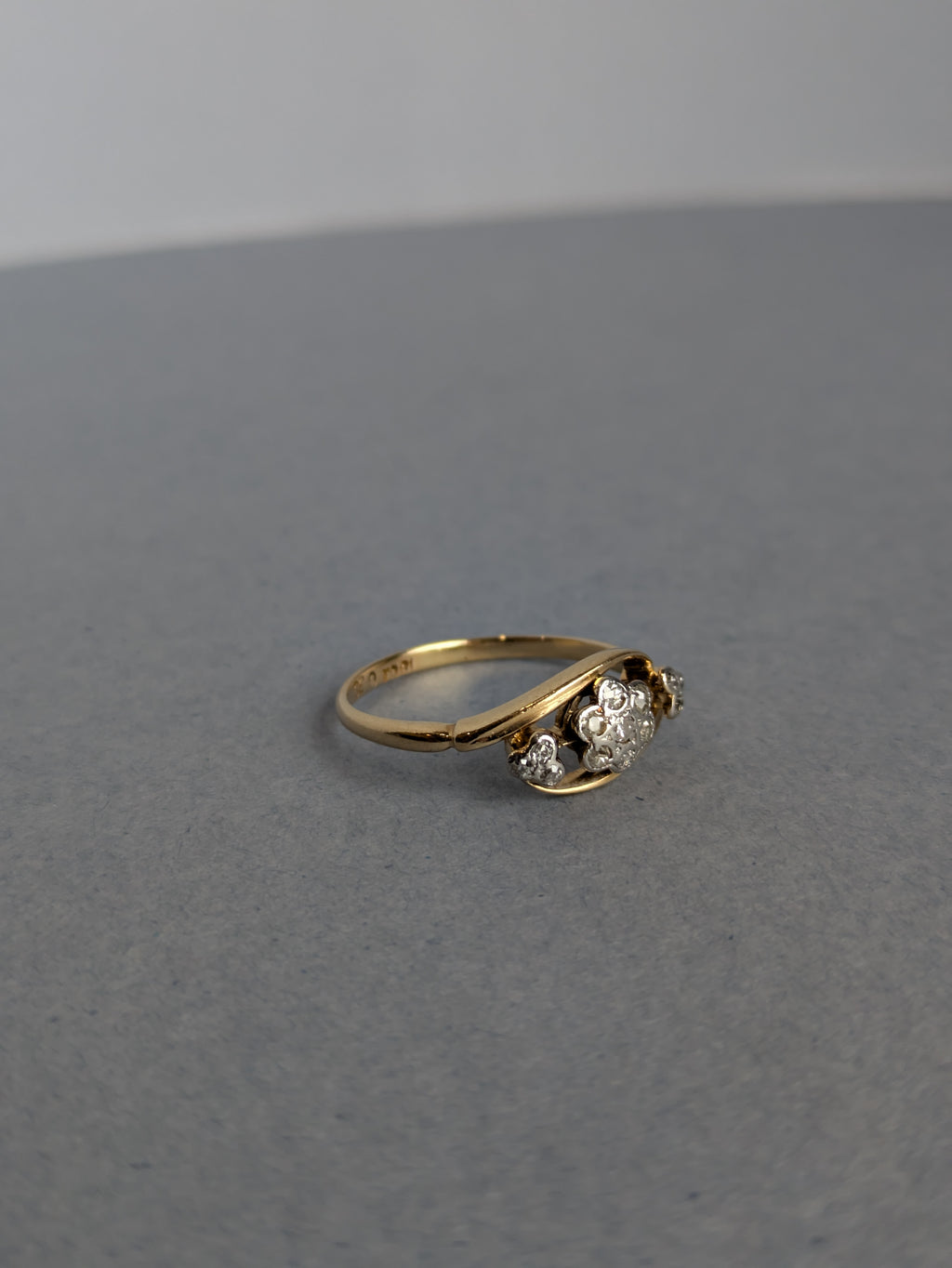 18ct Diamond Flower Ring