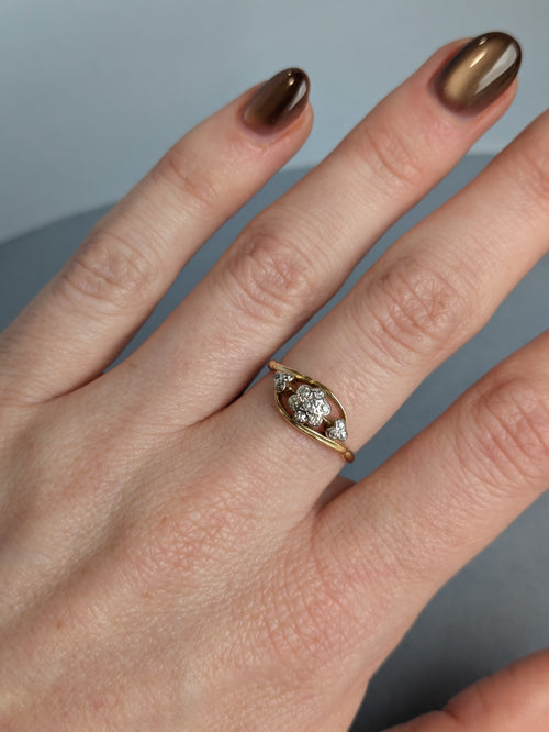 18ct Diamond Flower Ring