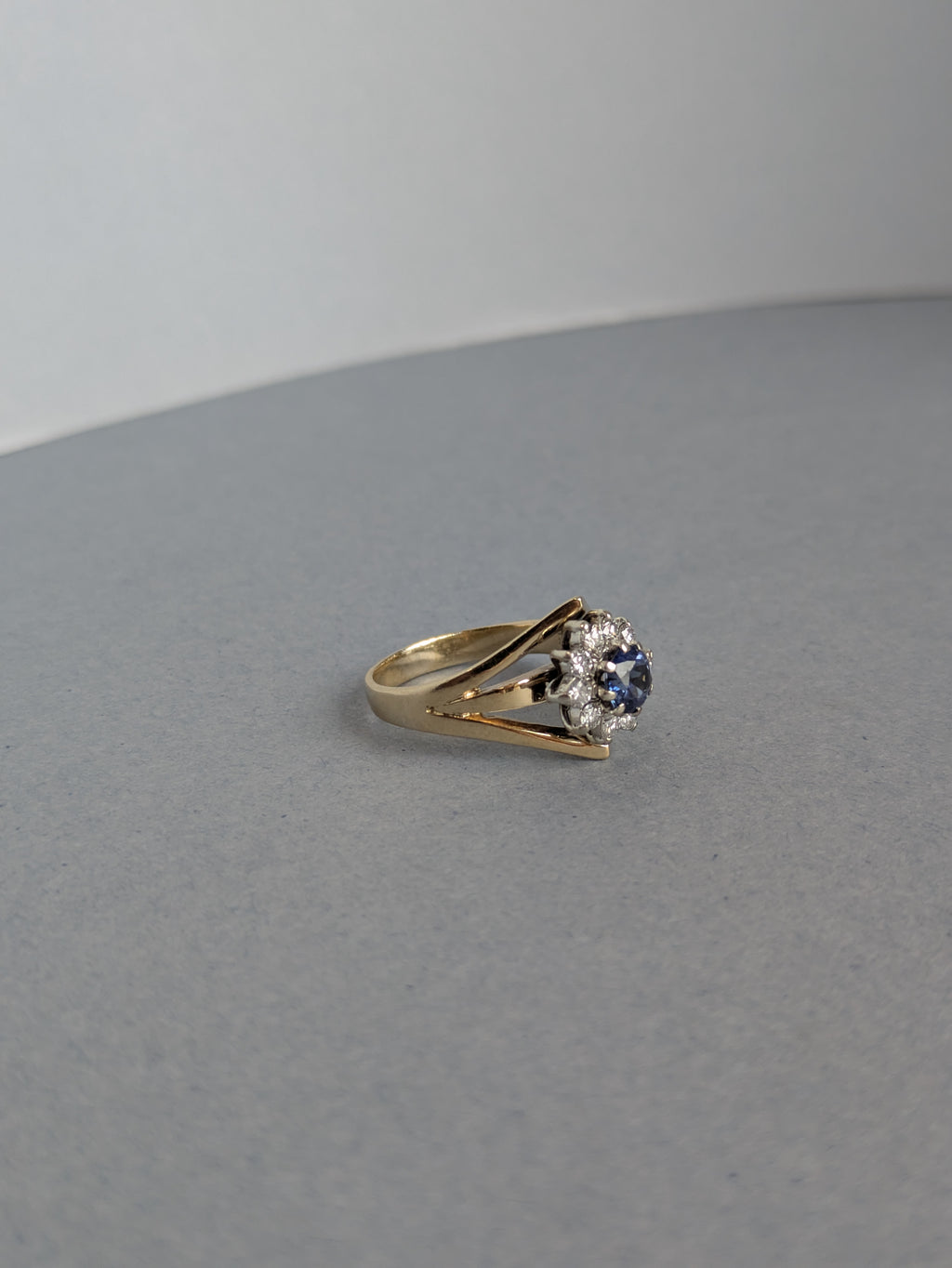Split Band Blue Stone Cluster Ring