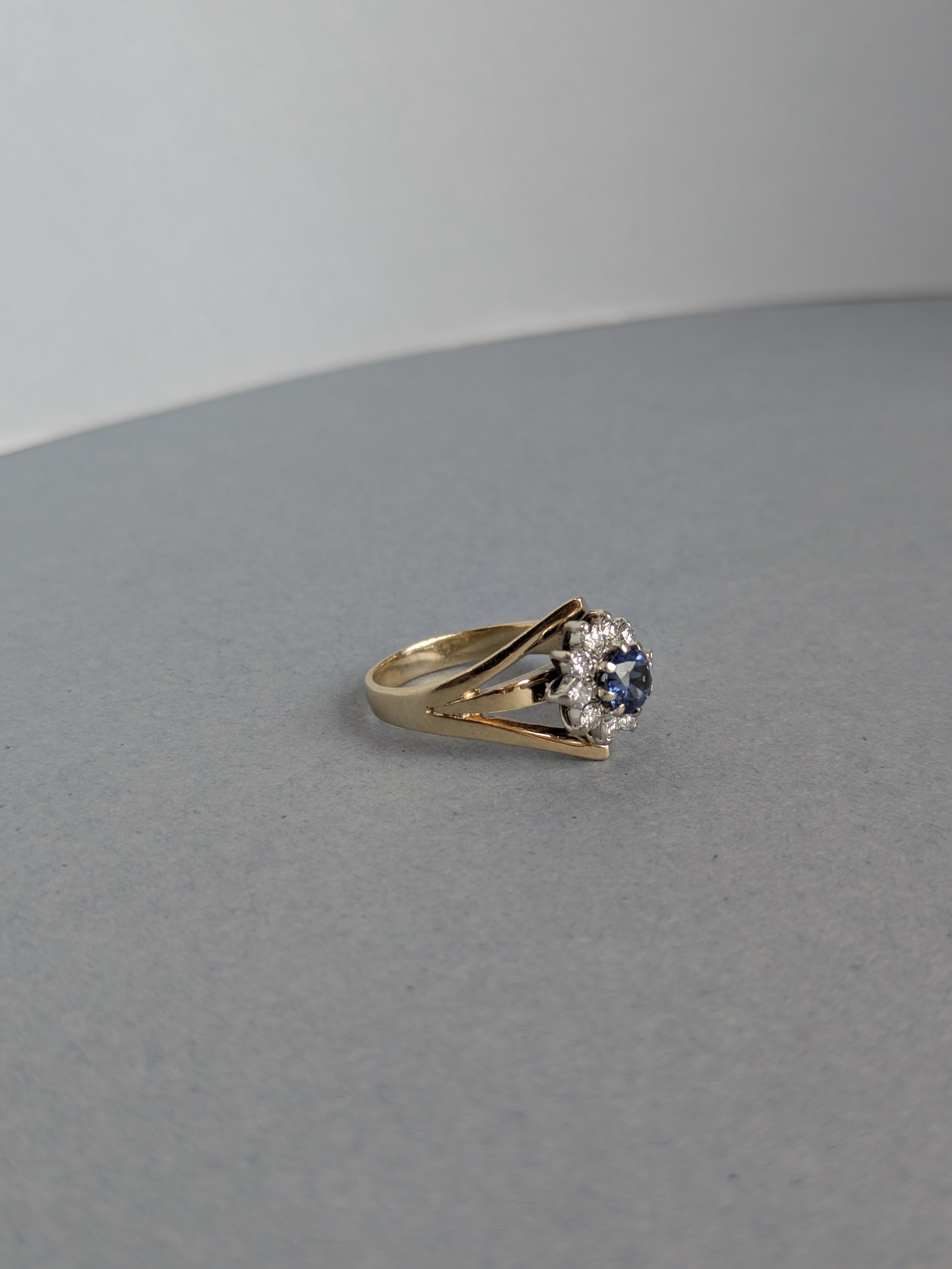 Split Band Blue Stone Cluster Ring