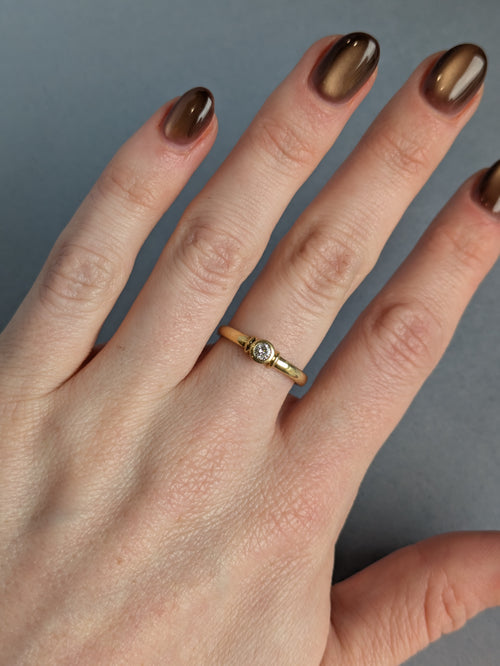 18ct Bezel Diamond Solitaire