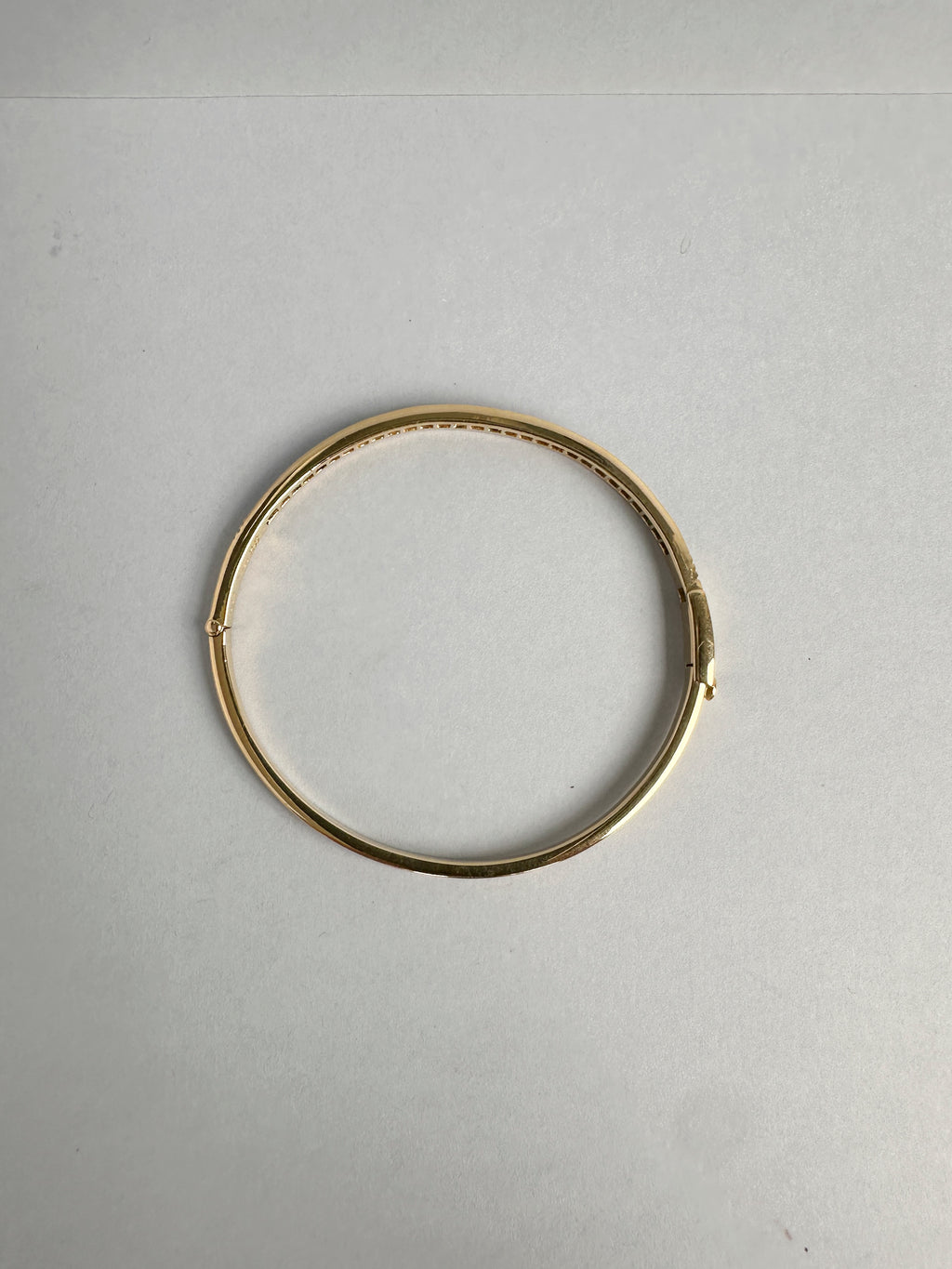 18ct Precious Gem Bangle