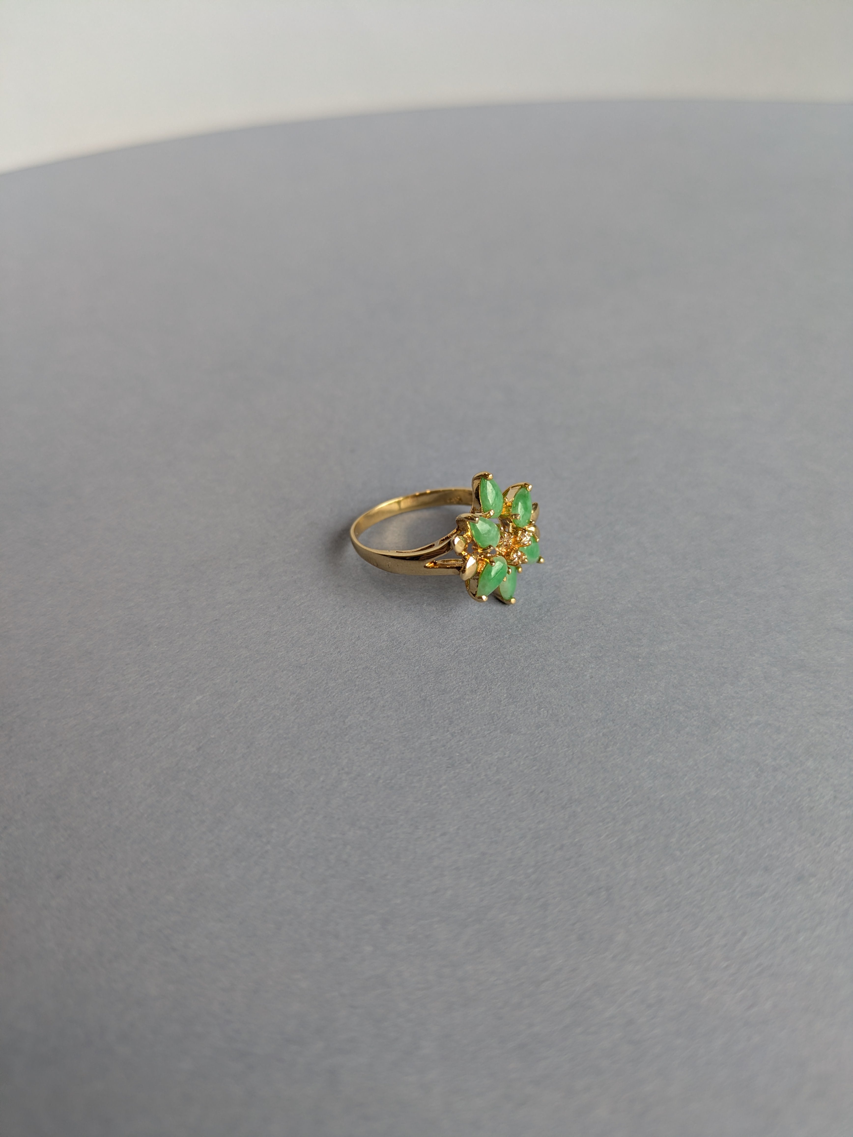 18ct Gold and Jade Flower Ring