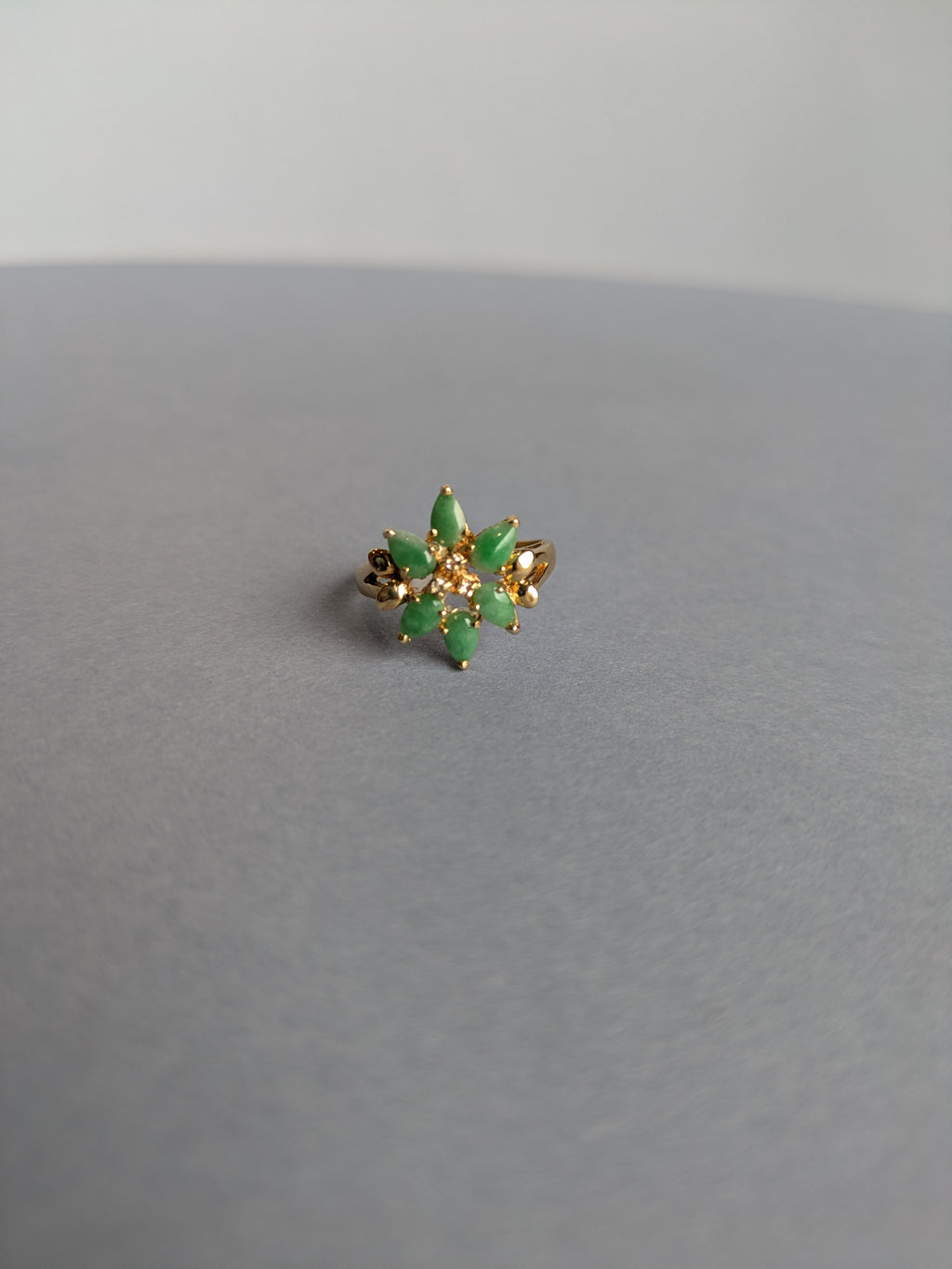 18ct Gold and Jade Flower Ring