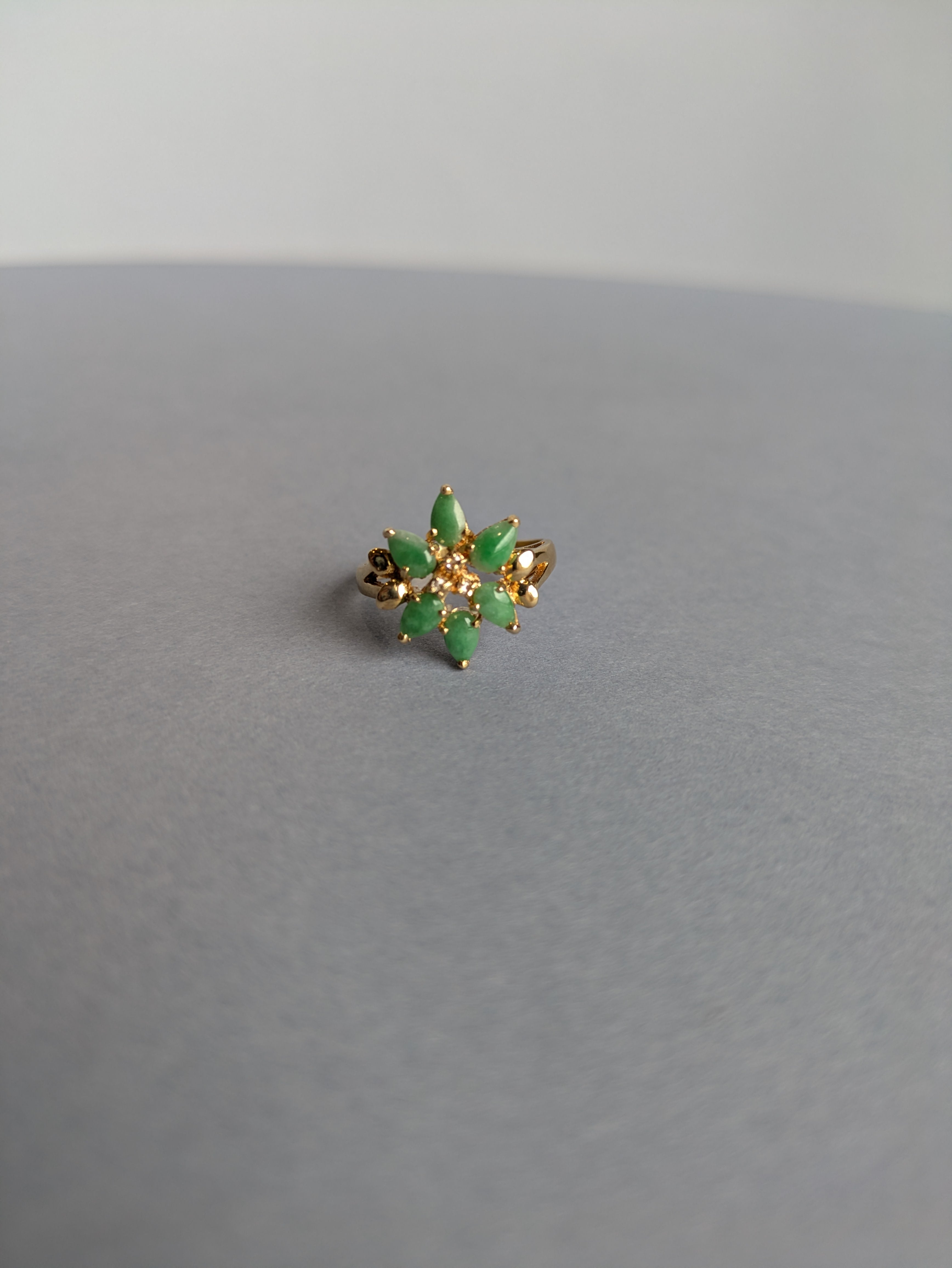 18ct Gold and Jade Flower Ring