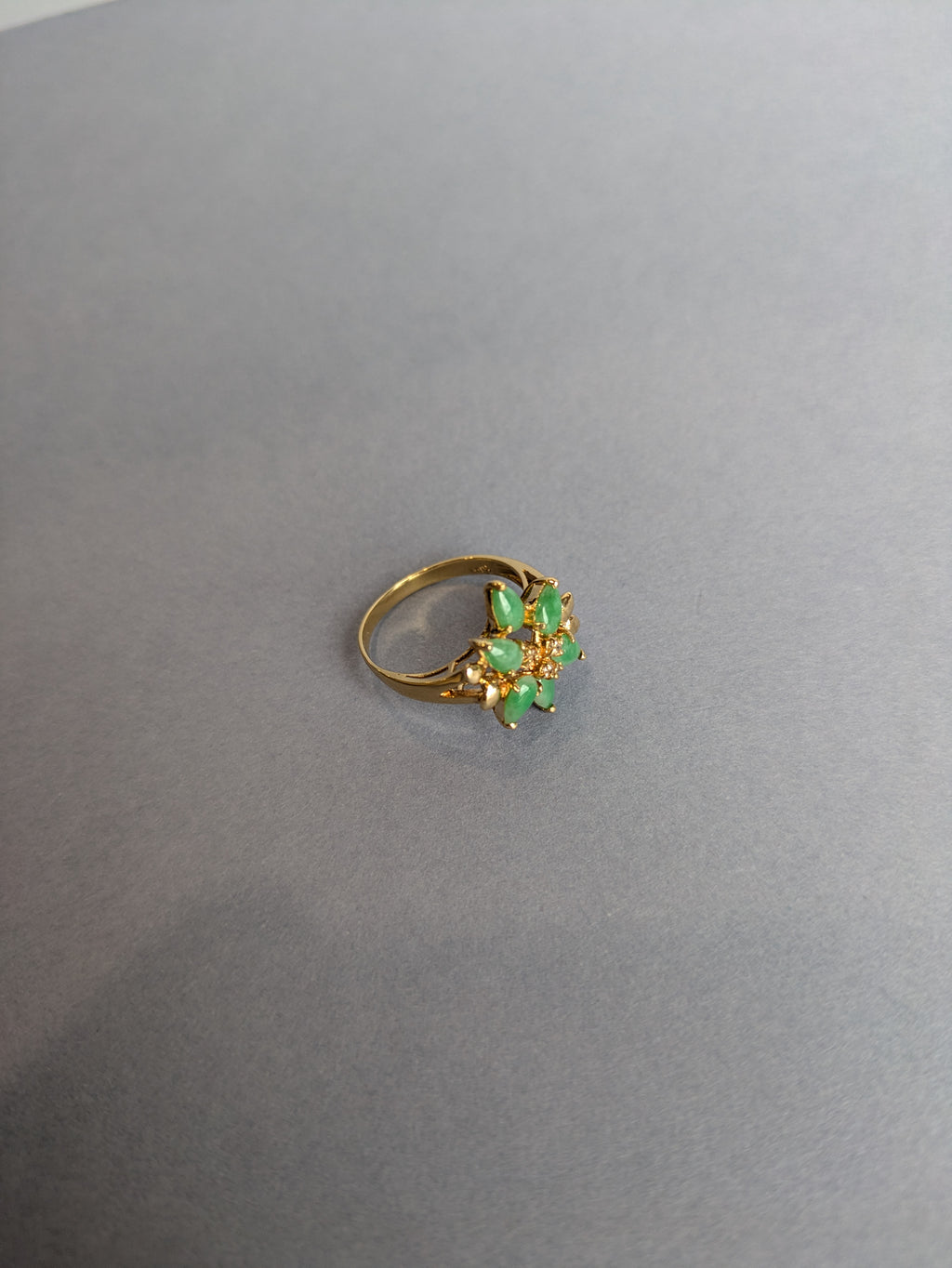 18ct Gold and Jade Flower Ring