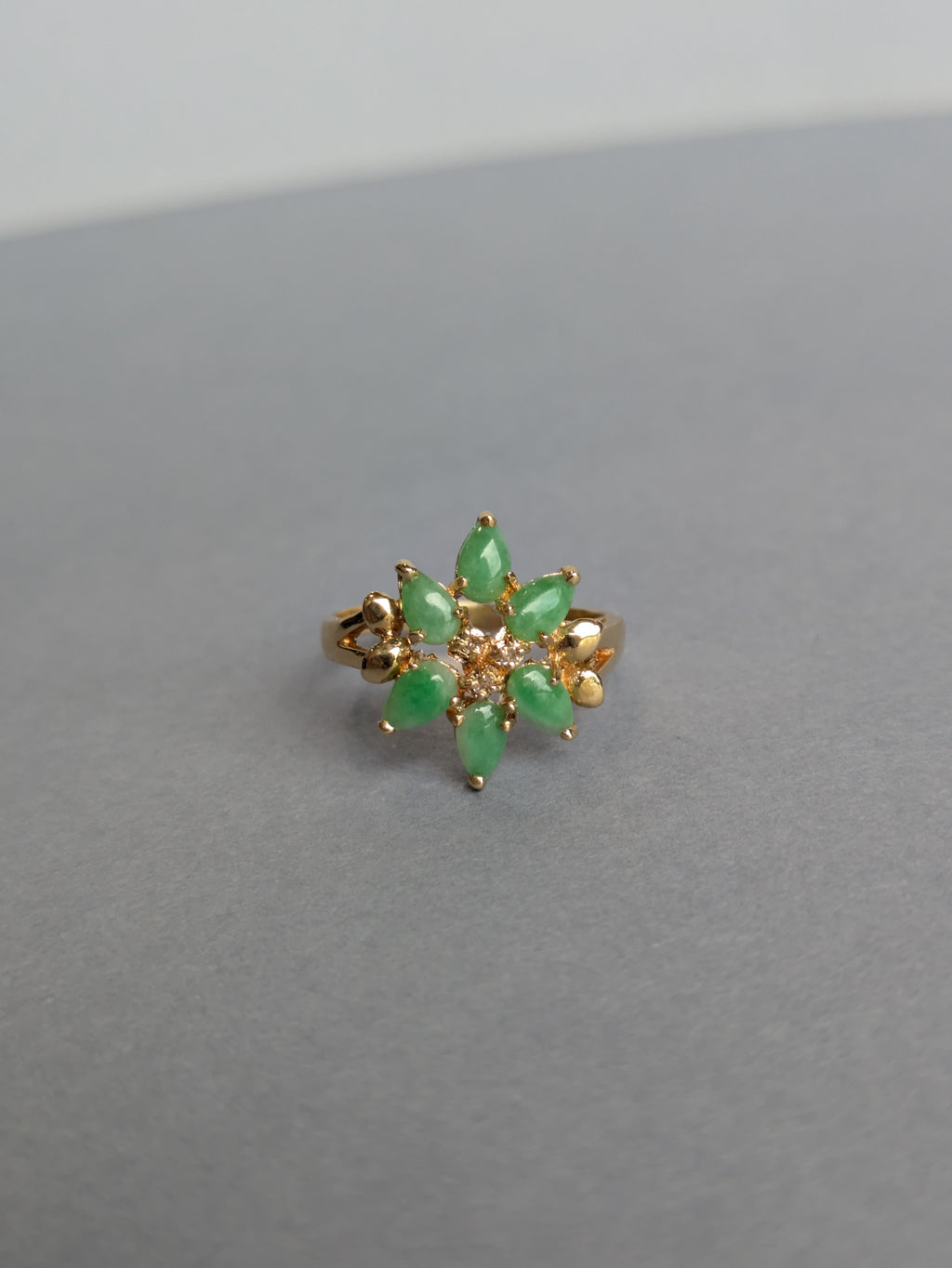 18ct Gold and Jade Flower Ring
