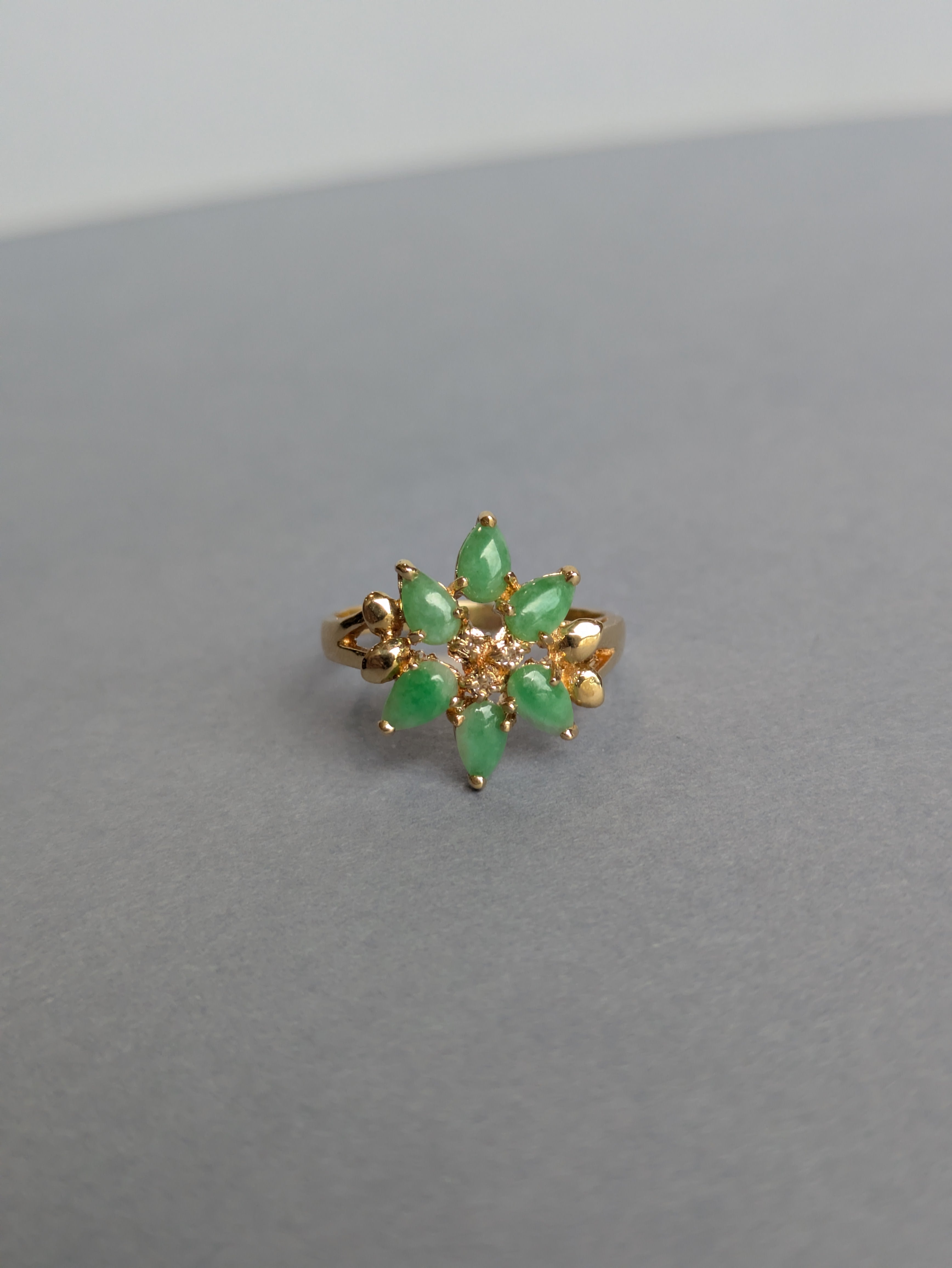 18ct Gold and Jade Flower Ring