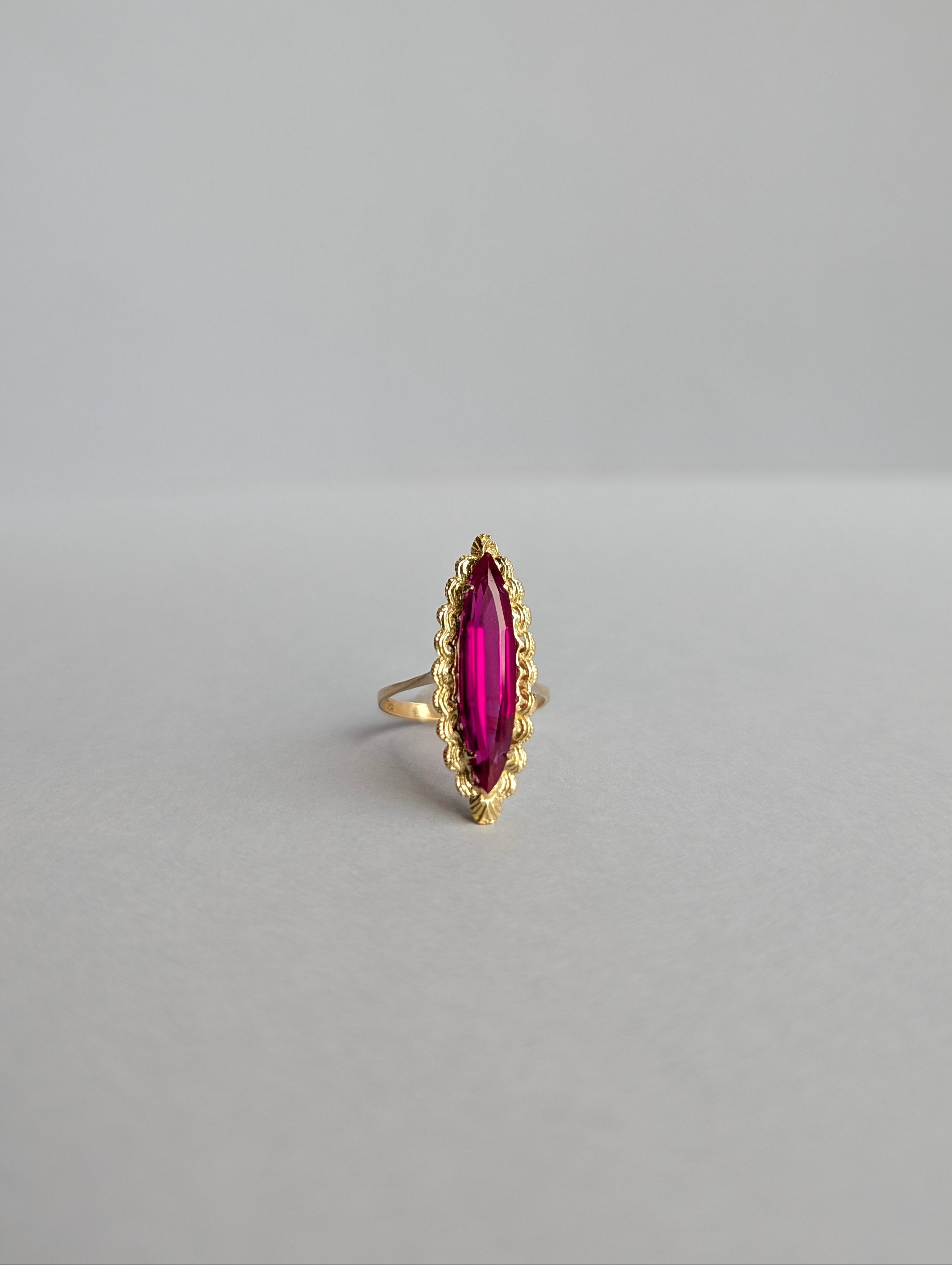 18ct Ruby Marquise
