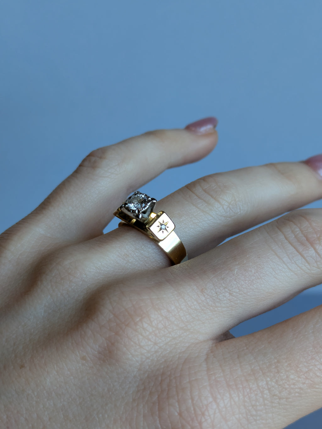 18ct Diamond Retro T-Bar Ring