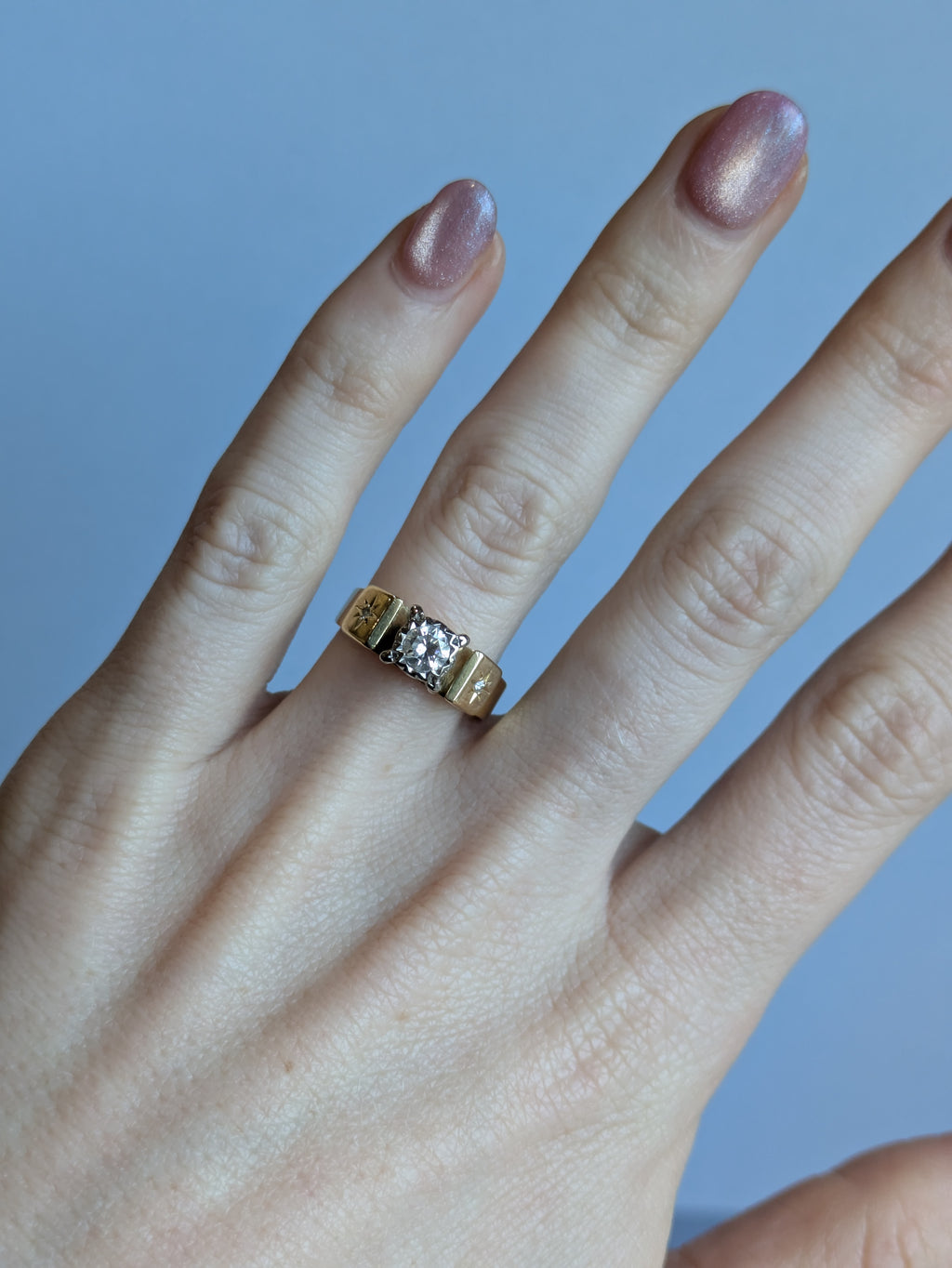 18ct Diamond Retro T-Bar Ring