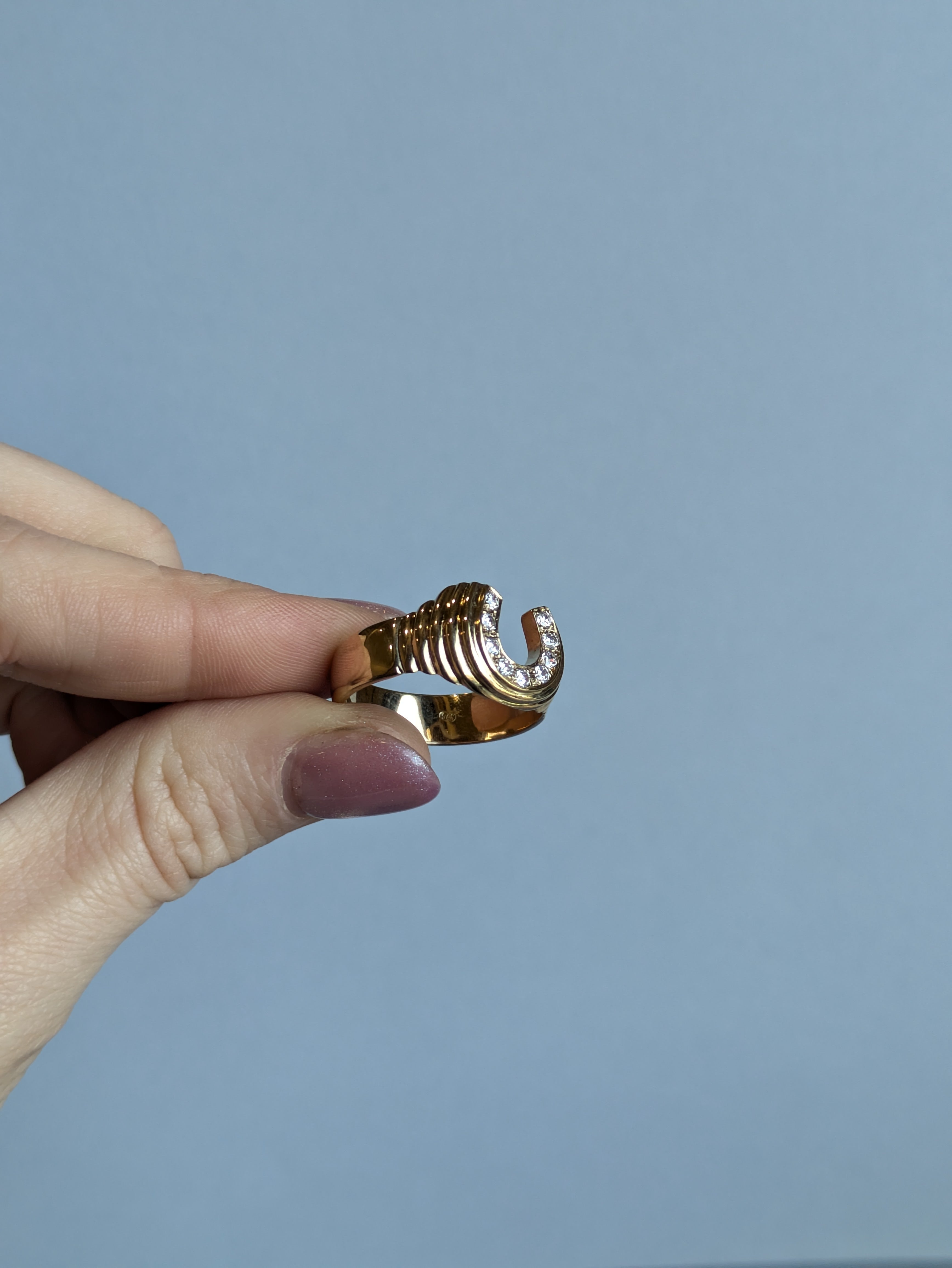 14ct Diamond Horse Shoe Ring