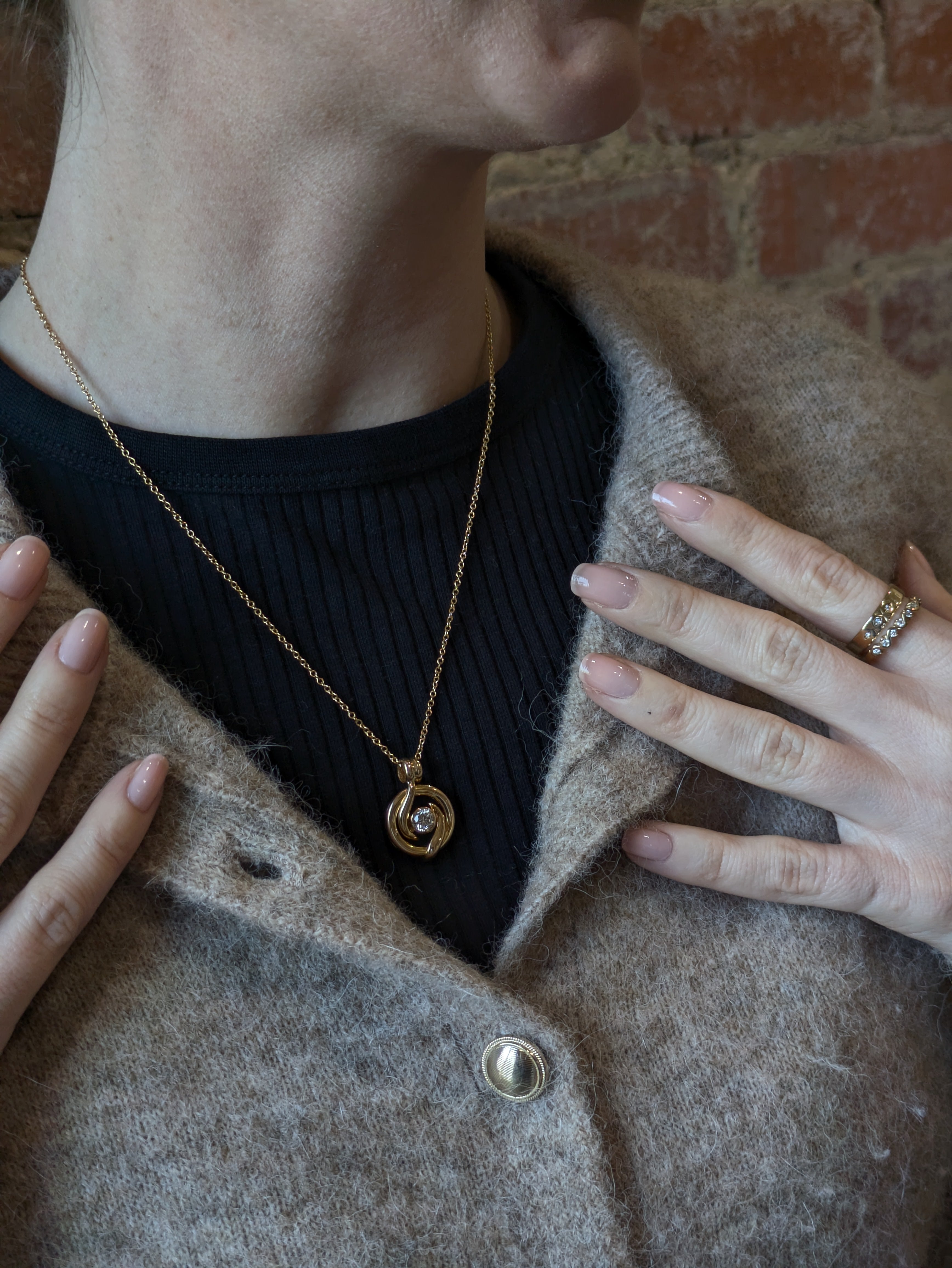 14ct Circular Pendant
