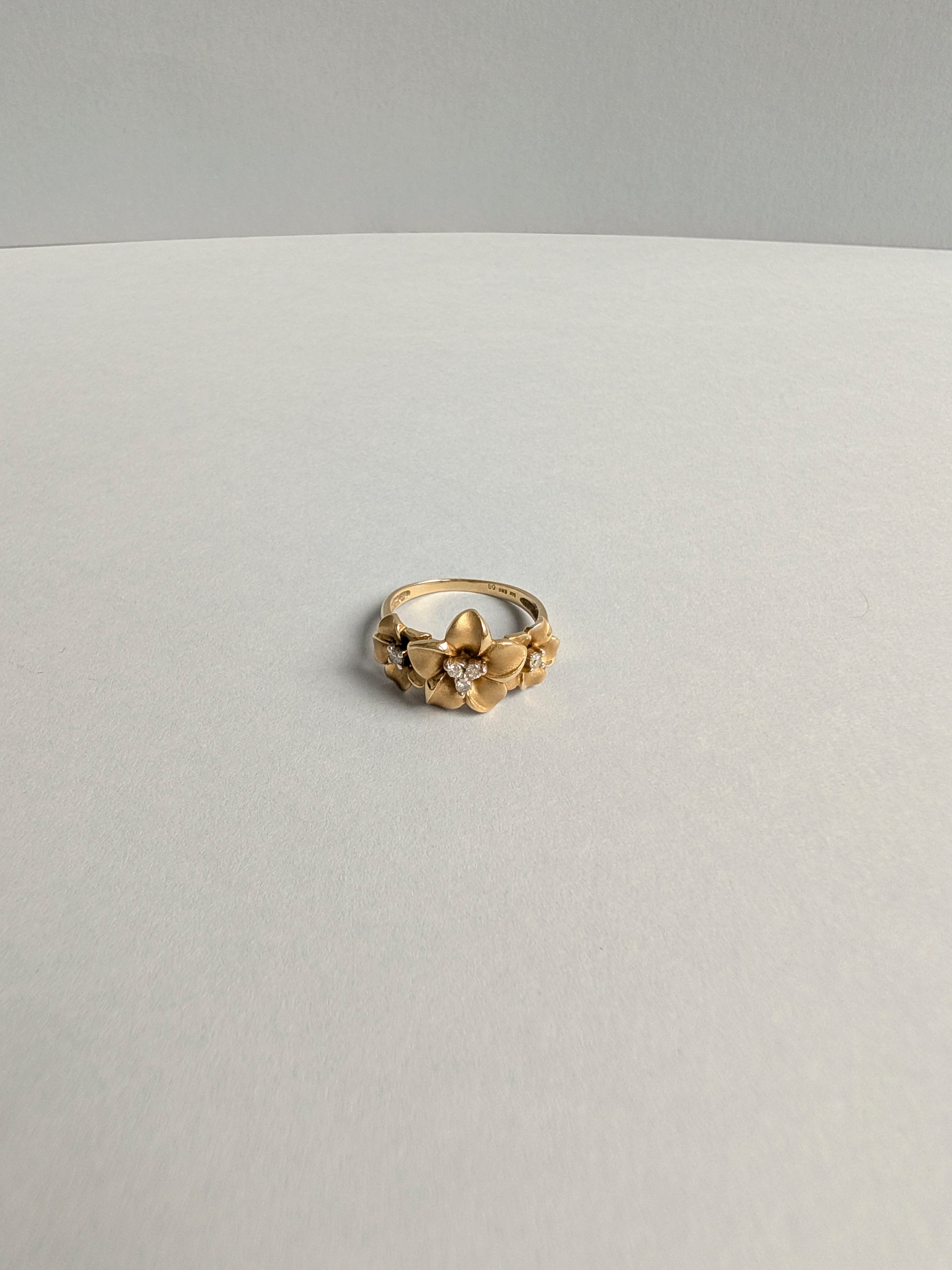 14ct Trio of Flowers