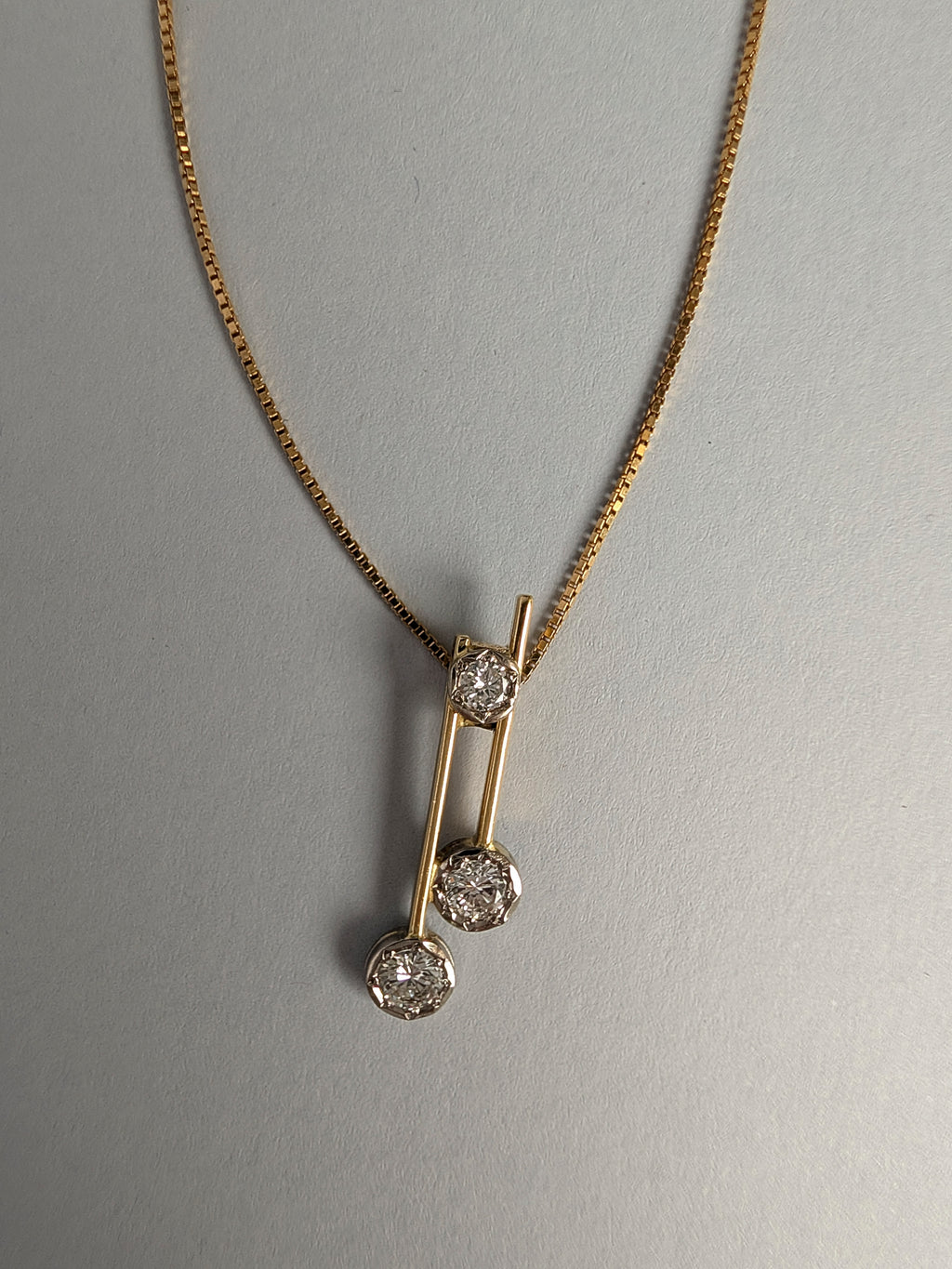 18ct Diamond Pendulum Pendant