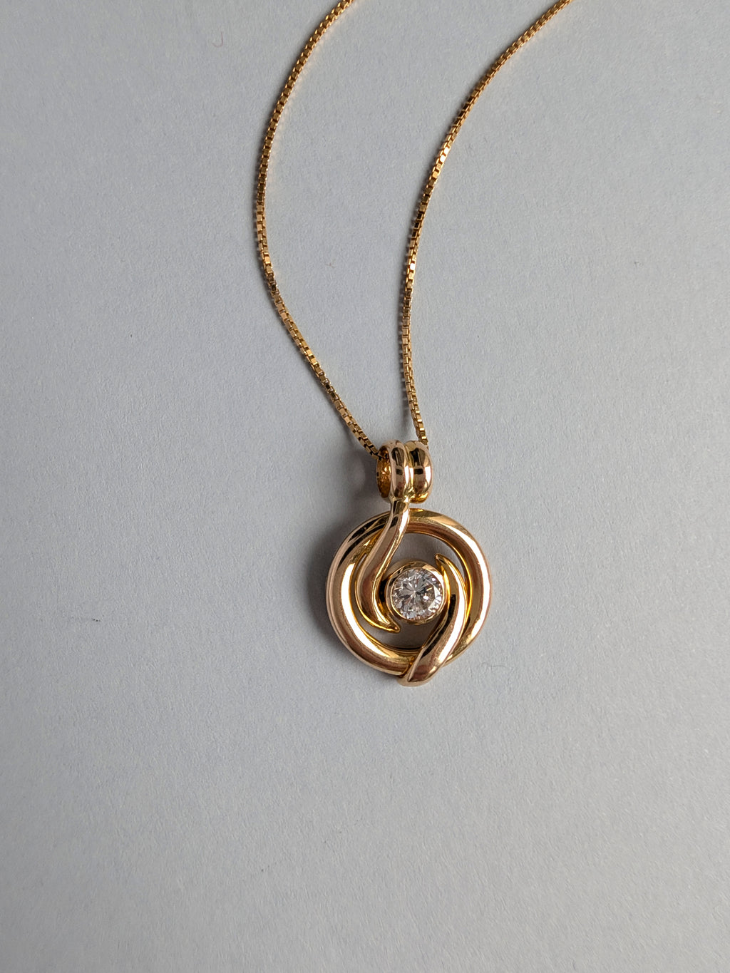 14ct Circular Pendant