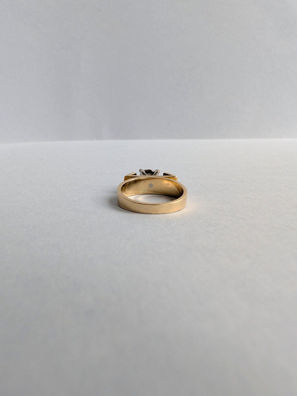 18ct Diamond Retro T-Bar Ring