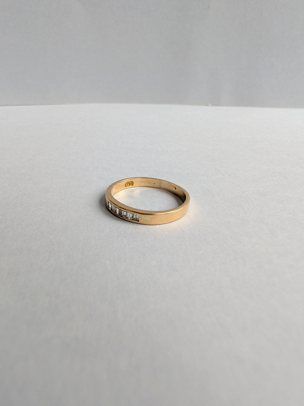 18ct Baguette Diamond Channel Band