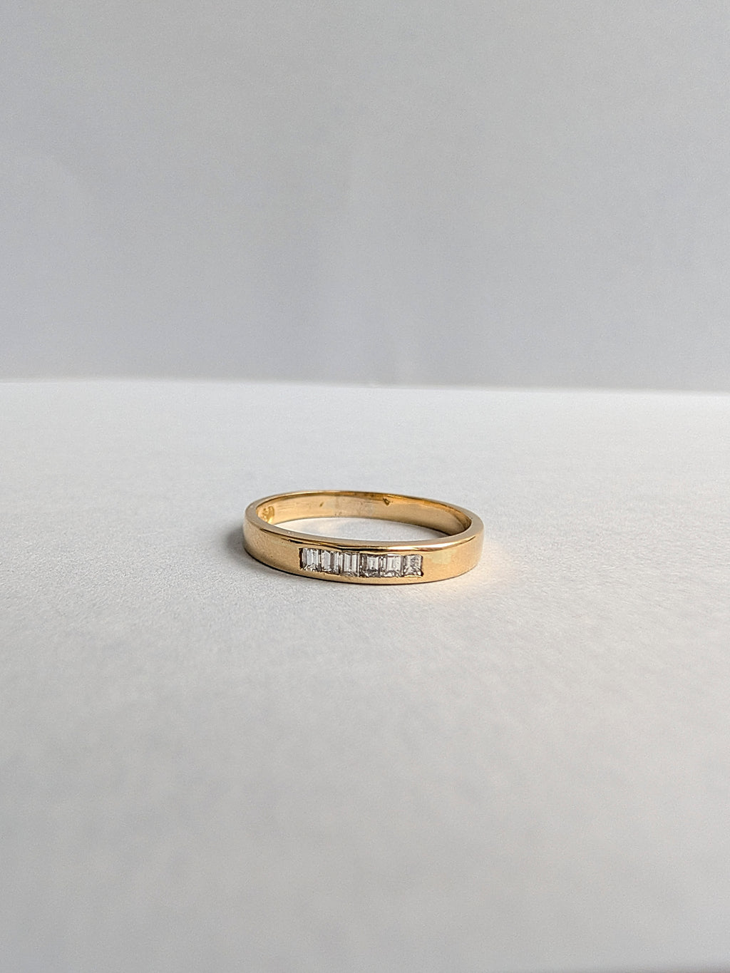 18ct Baguette Diamond Channel Band