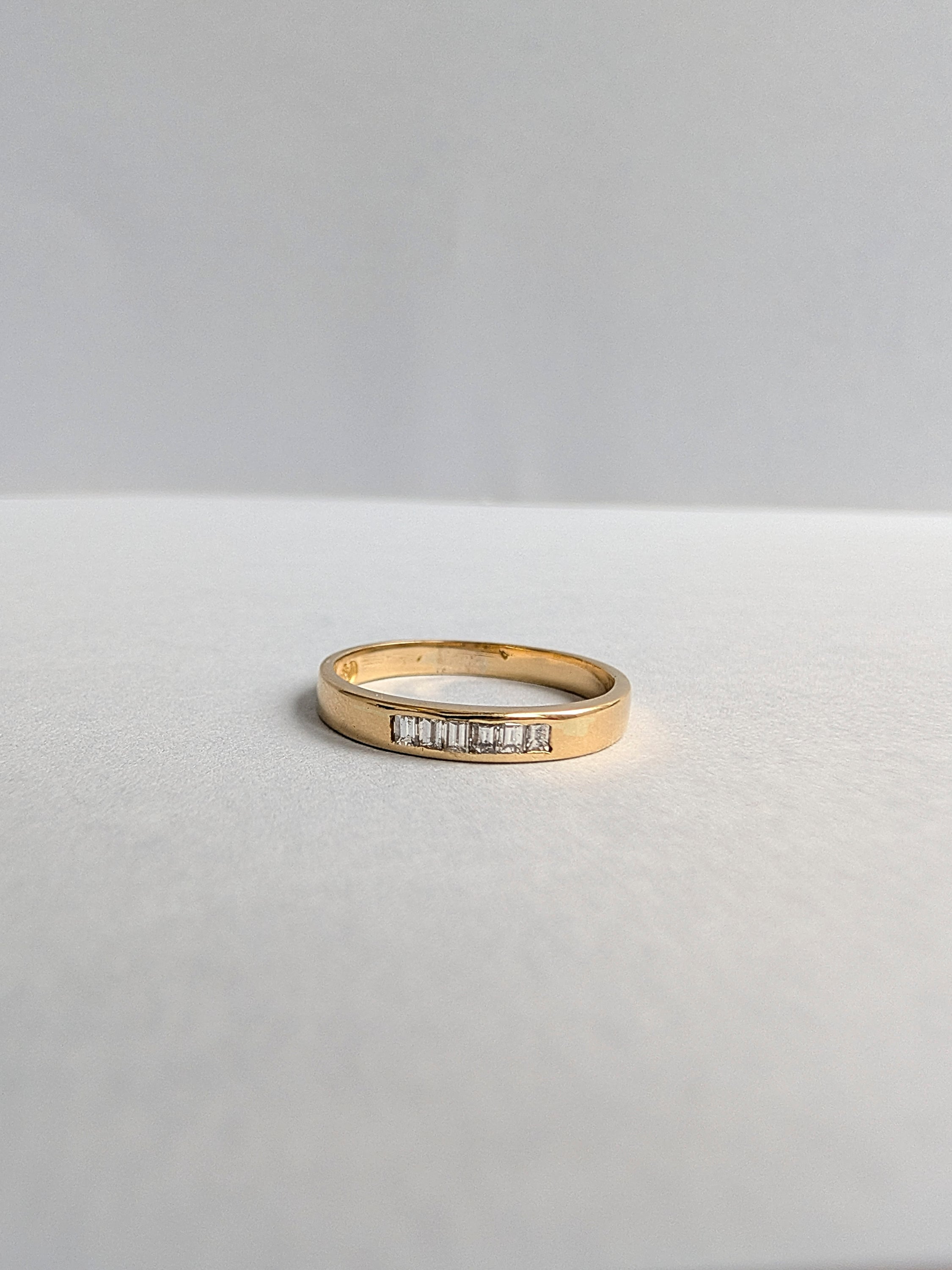 18ct Baguette Diamond Channel Band