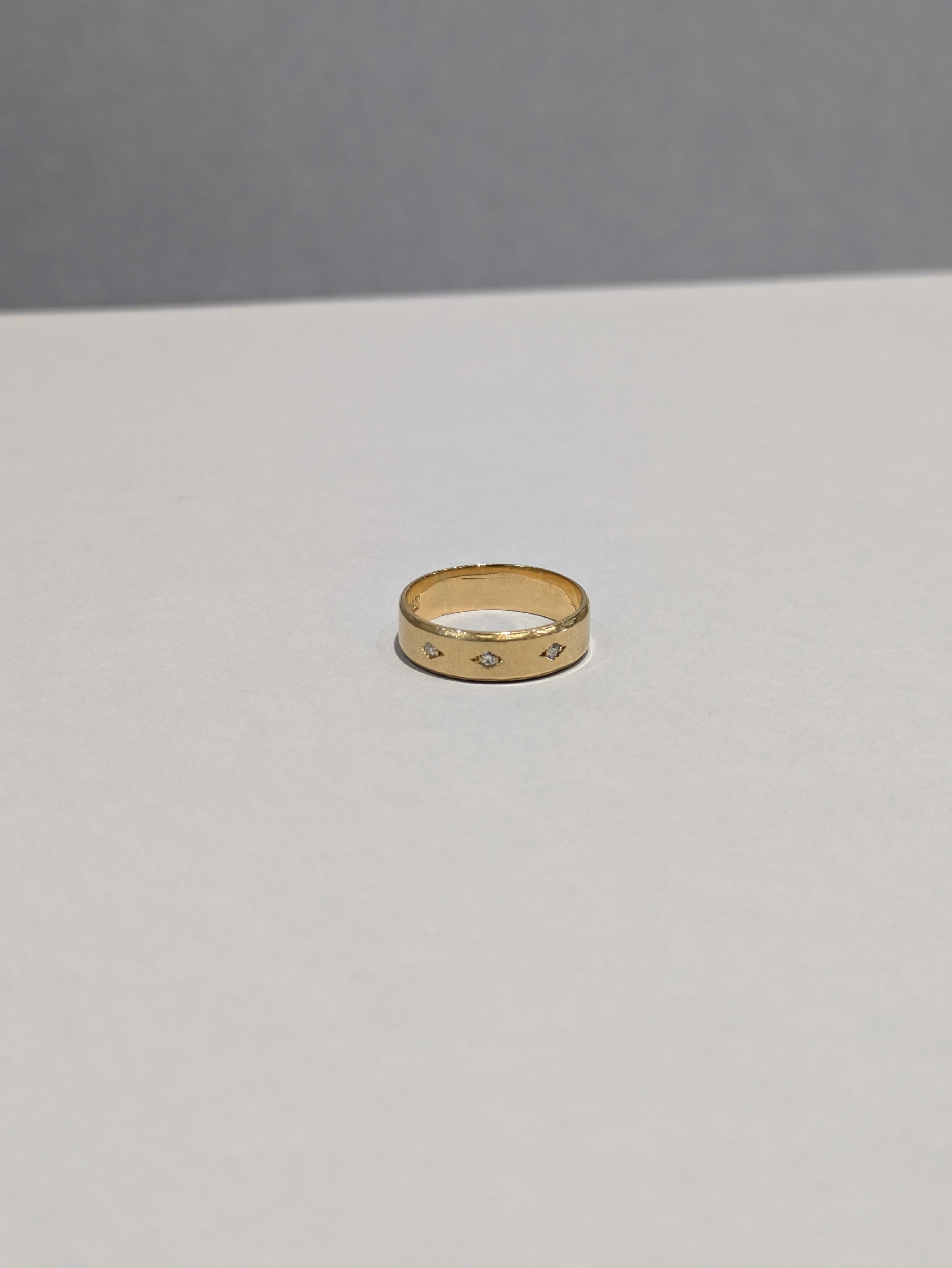 18ct Lozenge Shape Trio of Diamonds