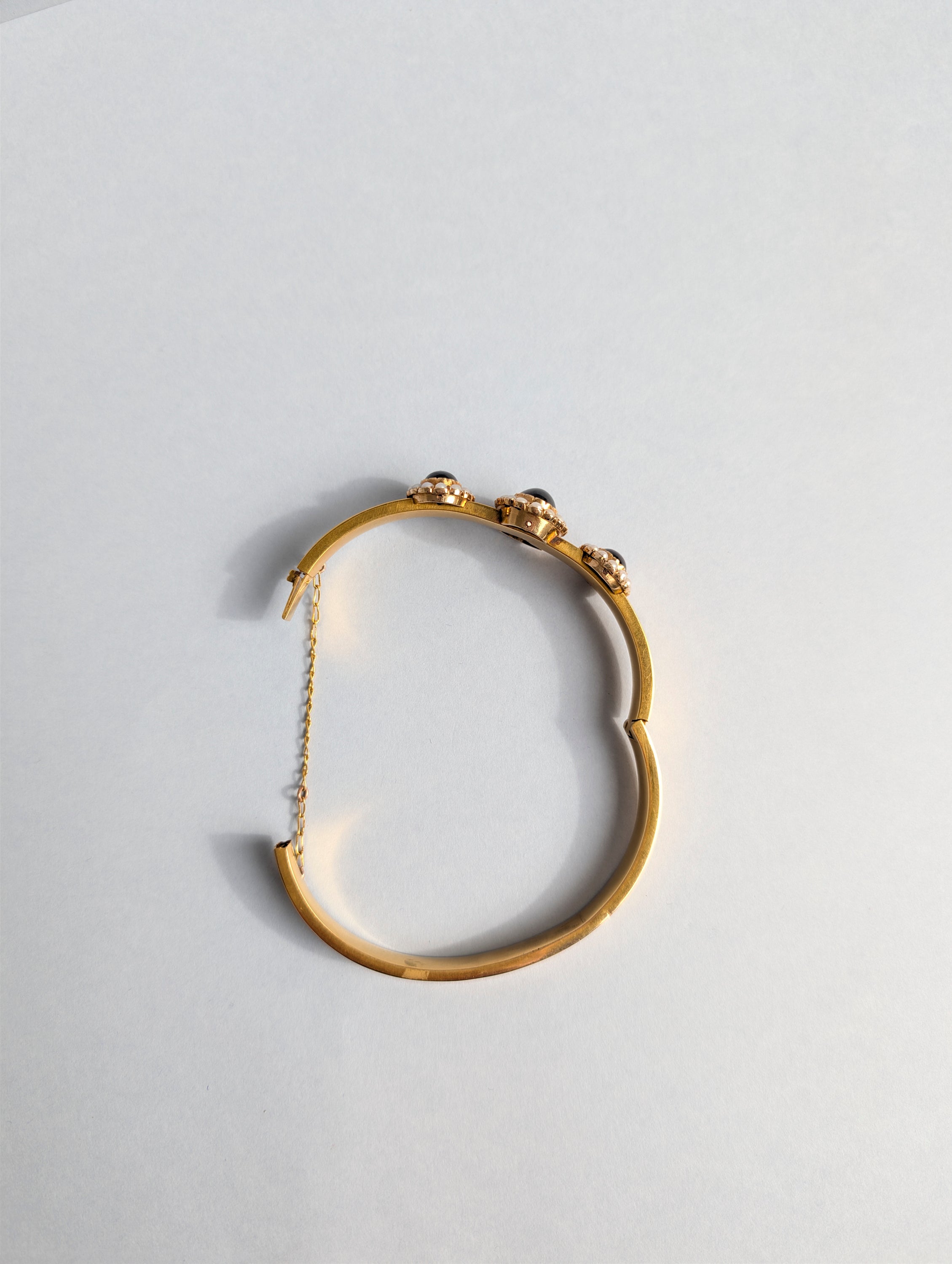 15ct Victorian Hinge Bangle
