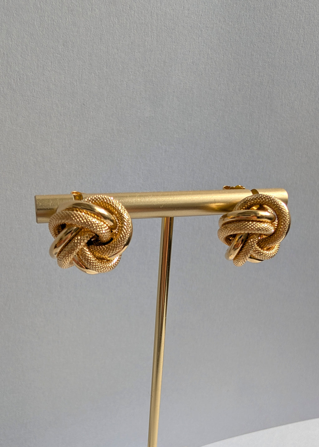 18ct Knot Earrings