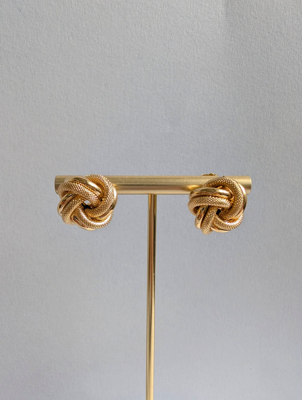 18ct Knot Earrings