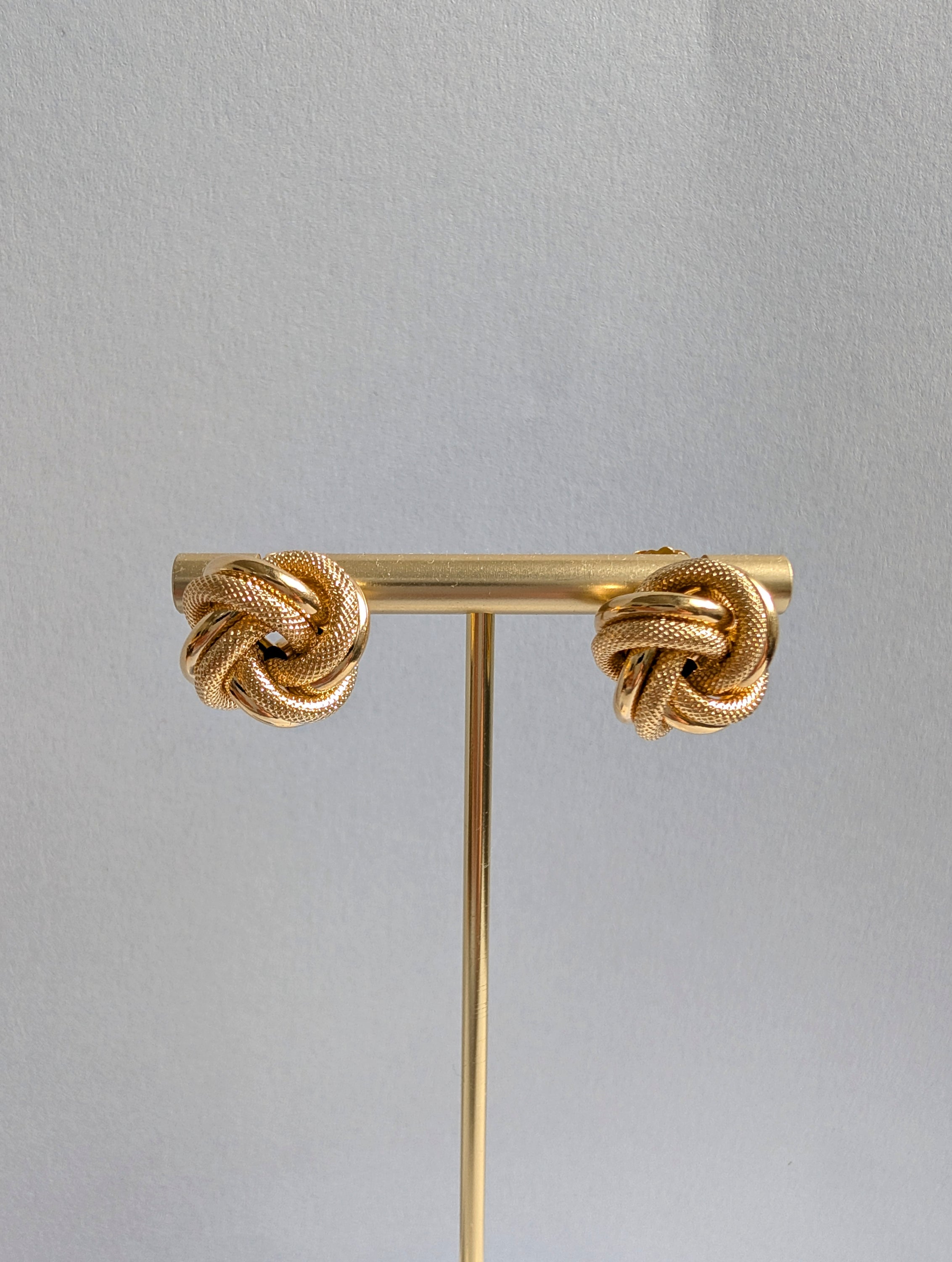 18ct Knot Earrings