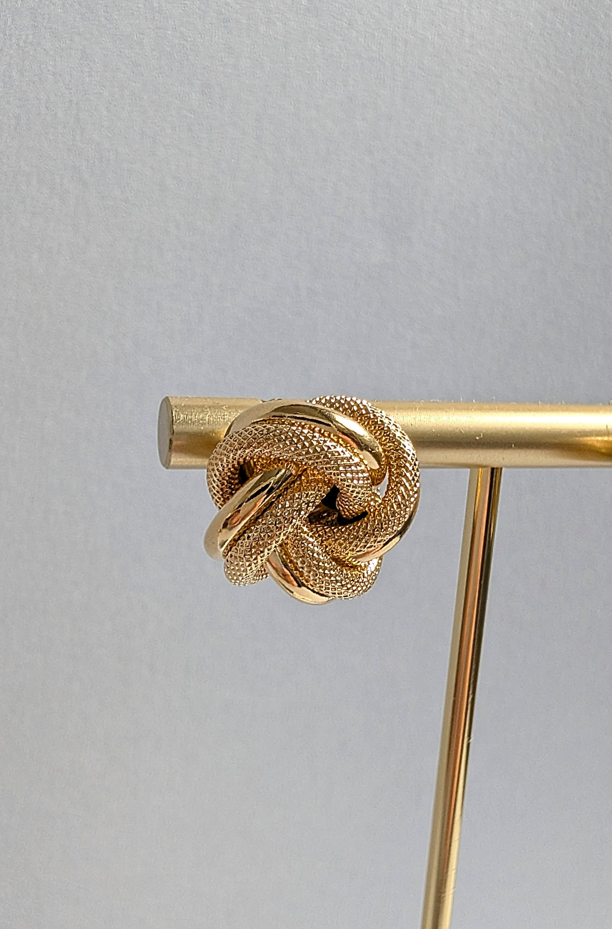 18ct Knot Earrings