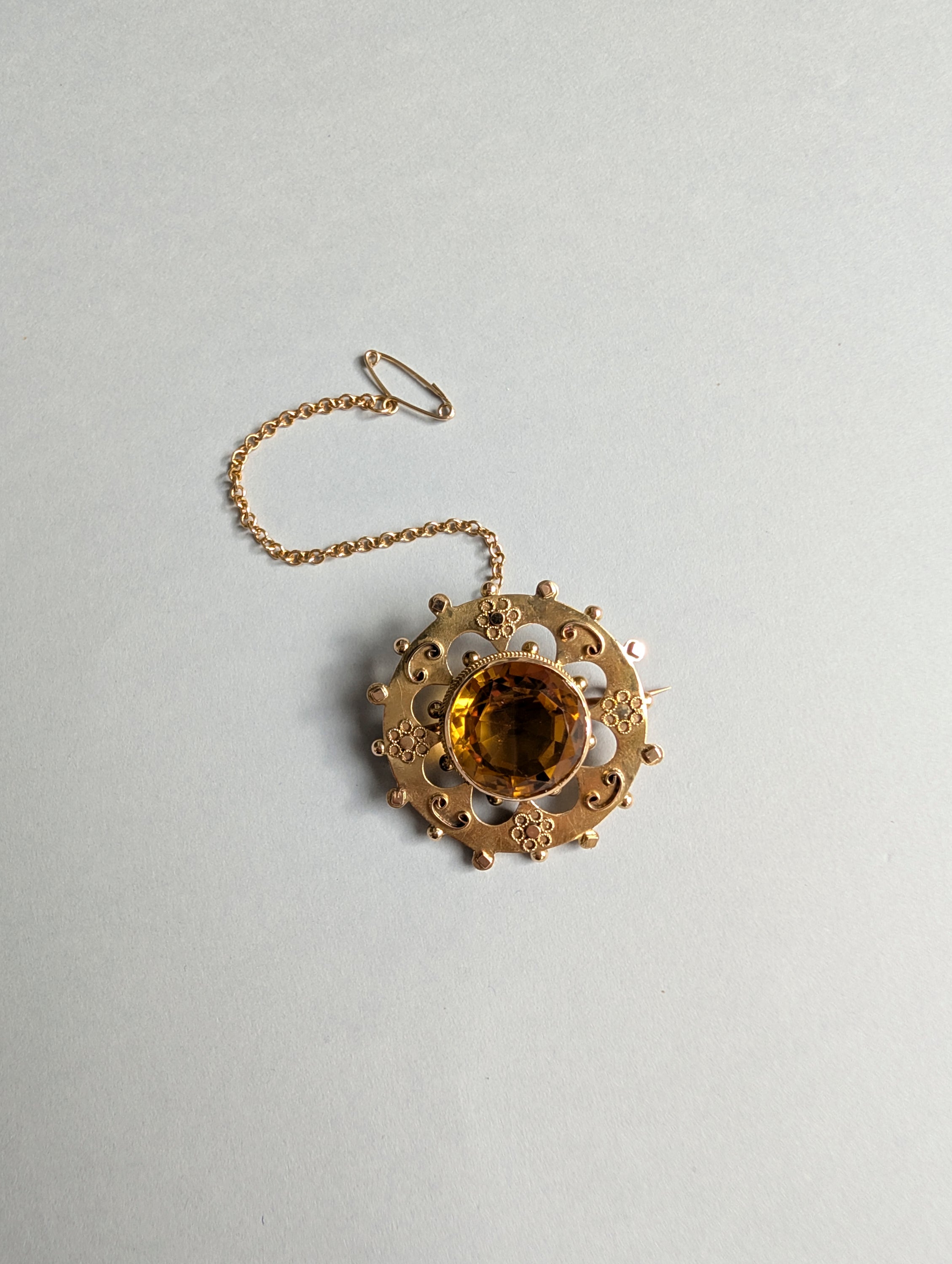 Victoria, Etruscan Revival Brooch