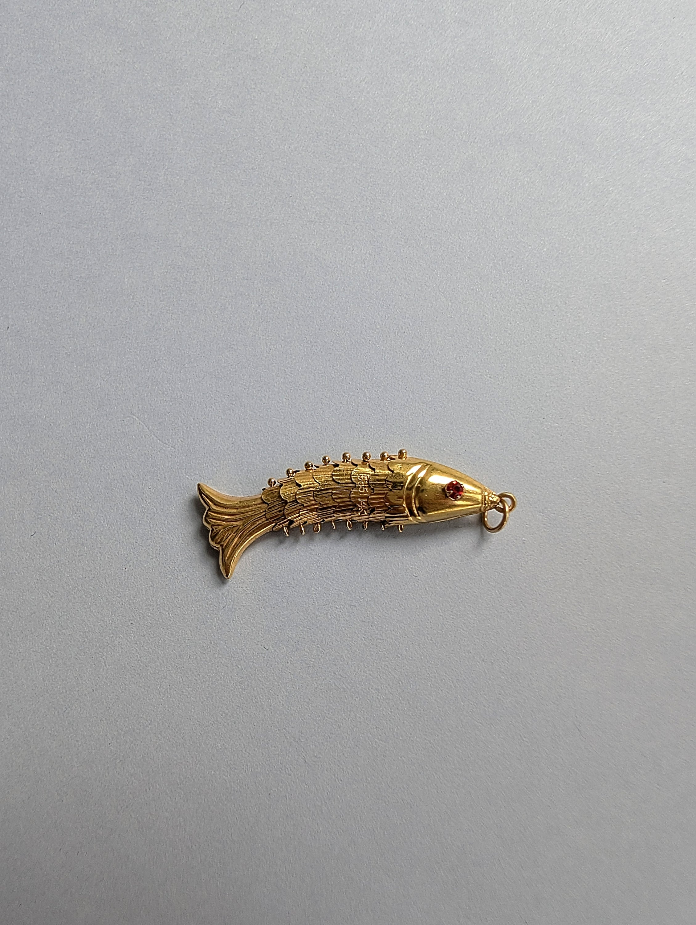 14ct Moving Fish Charm