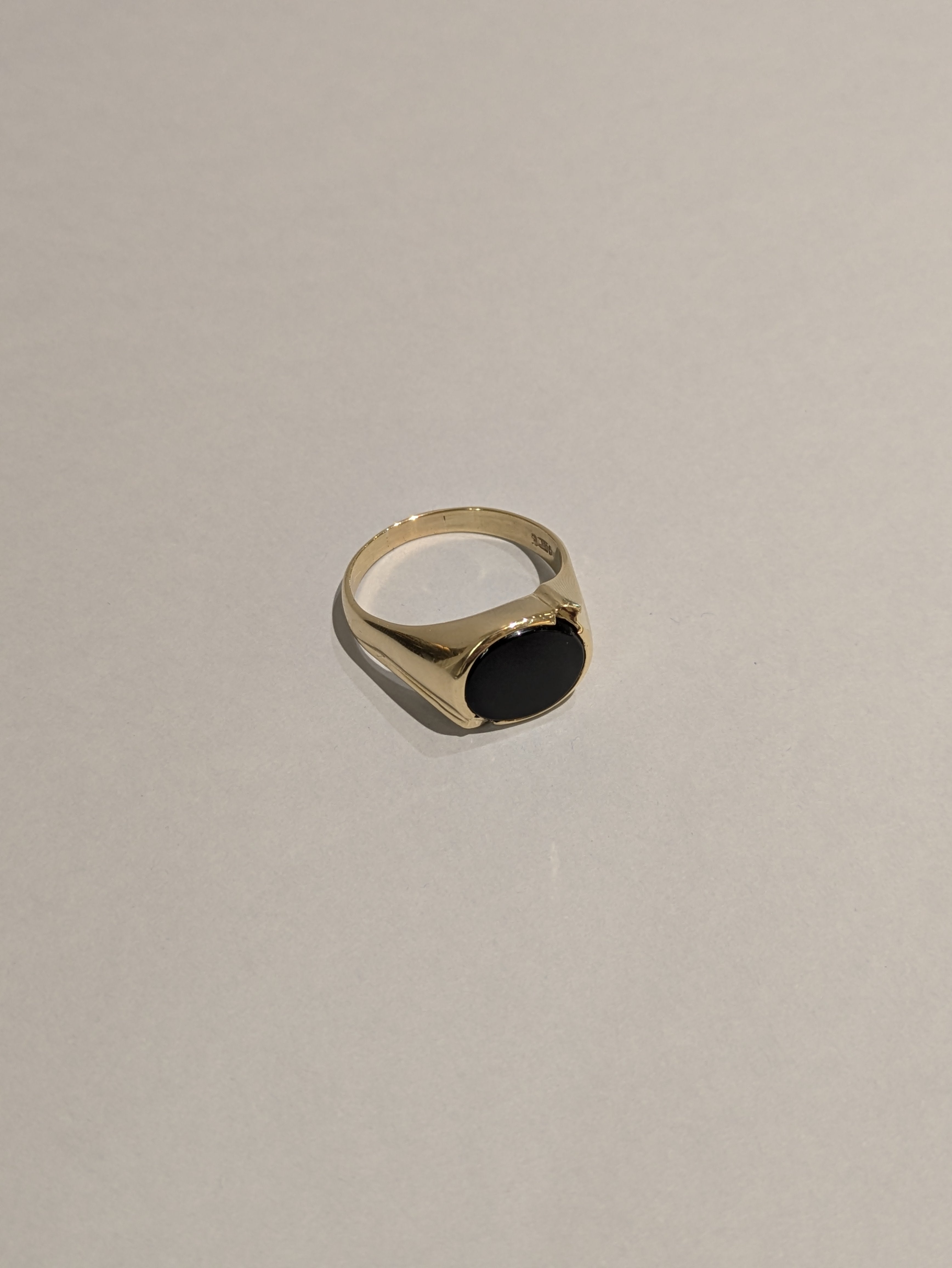 Men's Oval Onyx Signet