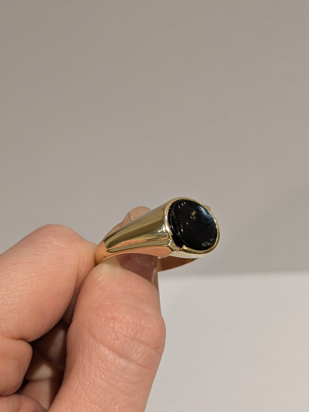 Men's Oval Onyx Signet