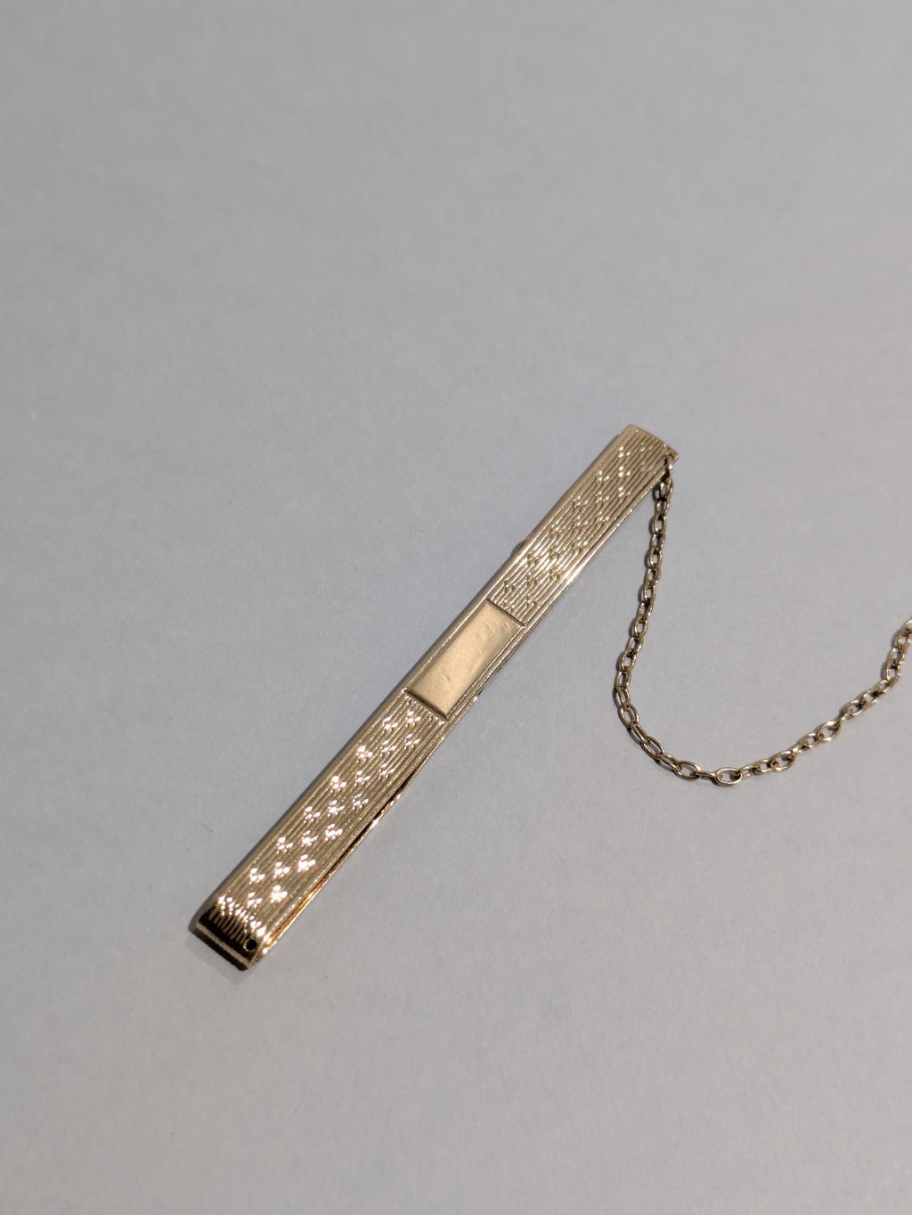 18ct Textured Gold Tie Pin