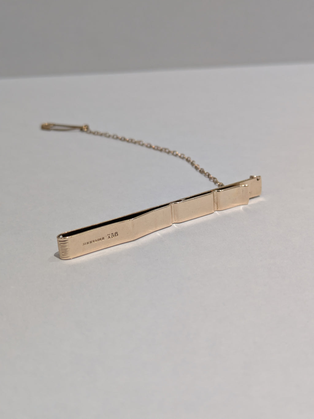 18ct Textured Gold Tie Pin