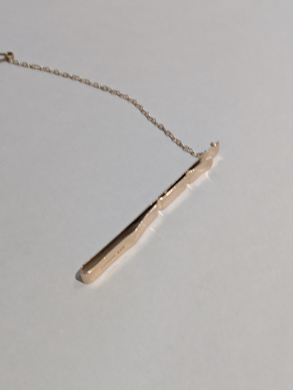 18ct Textured Gold Tie Pin