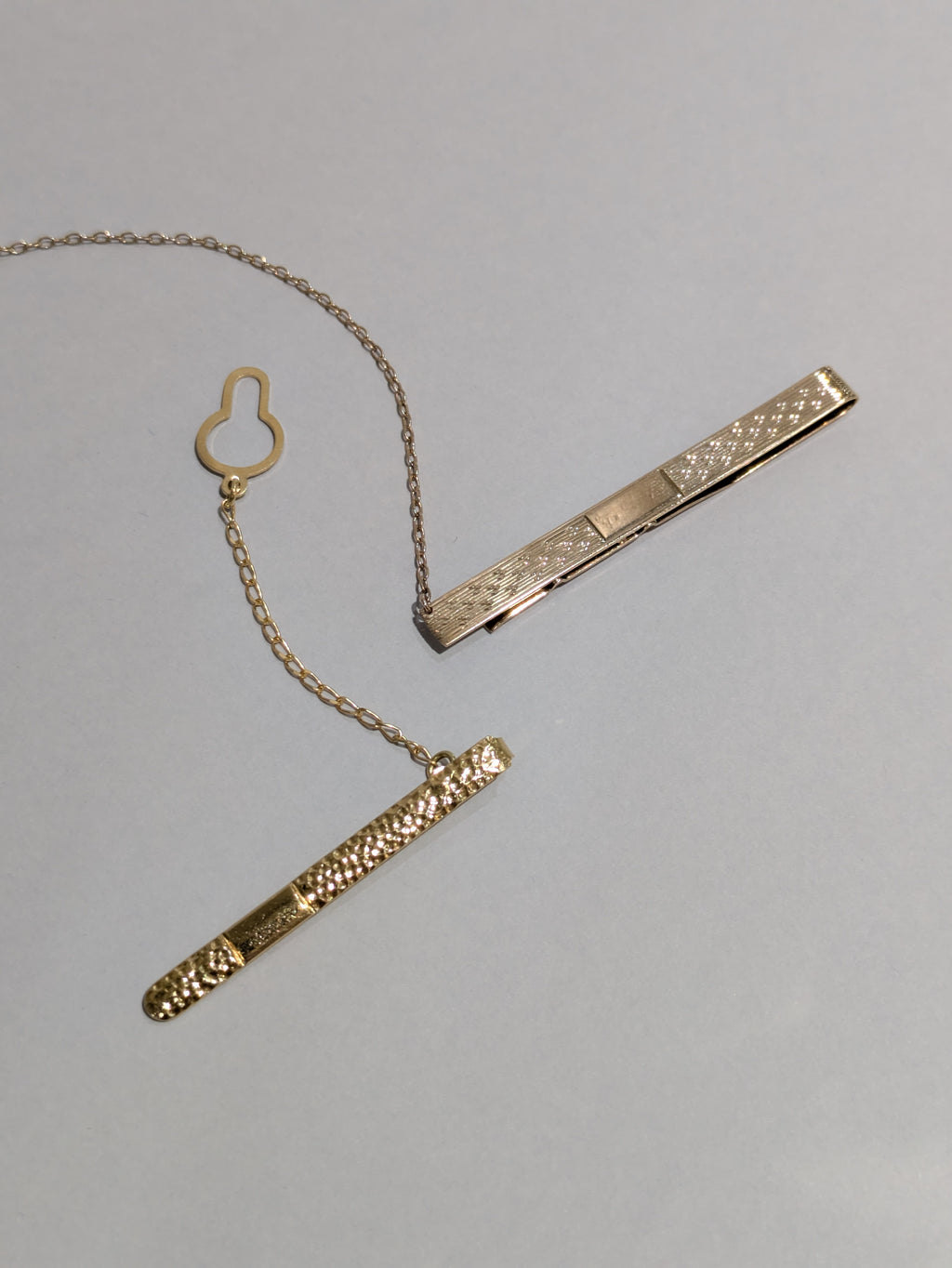 18ct Textured Gold Tie Pin