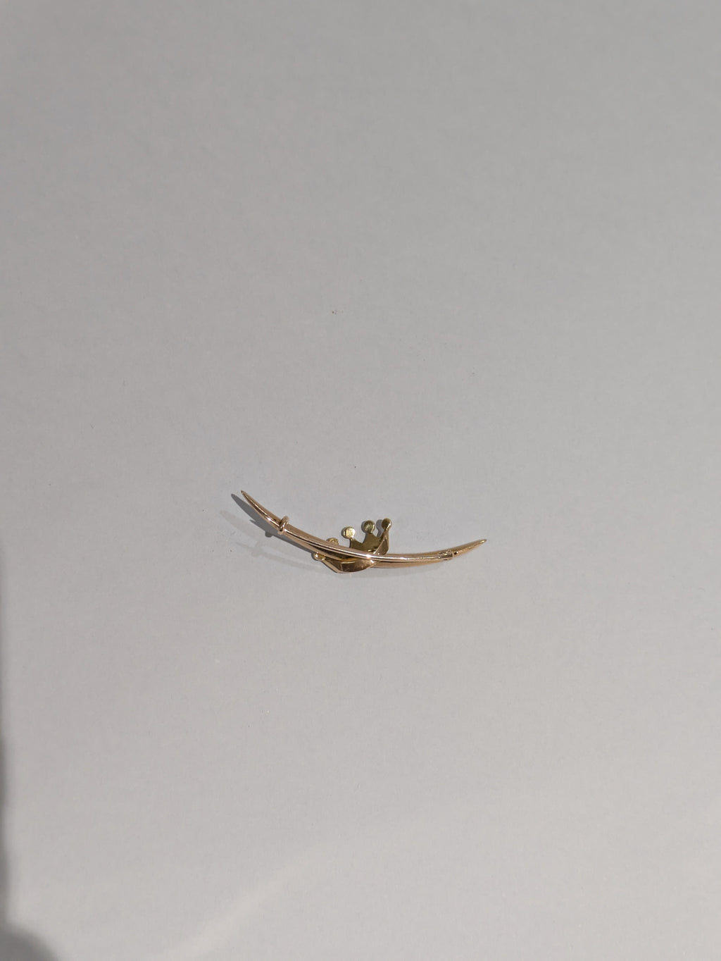 Crown Pin