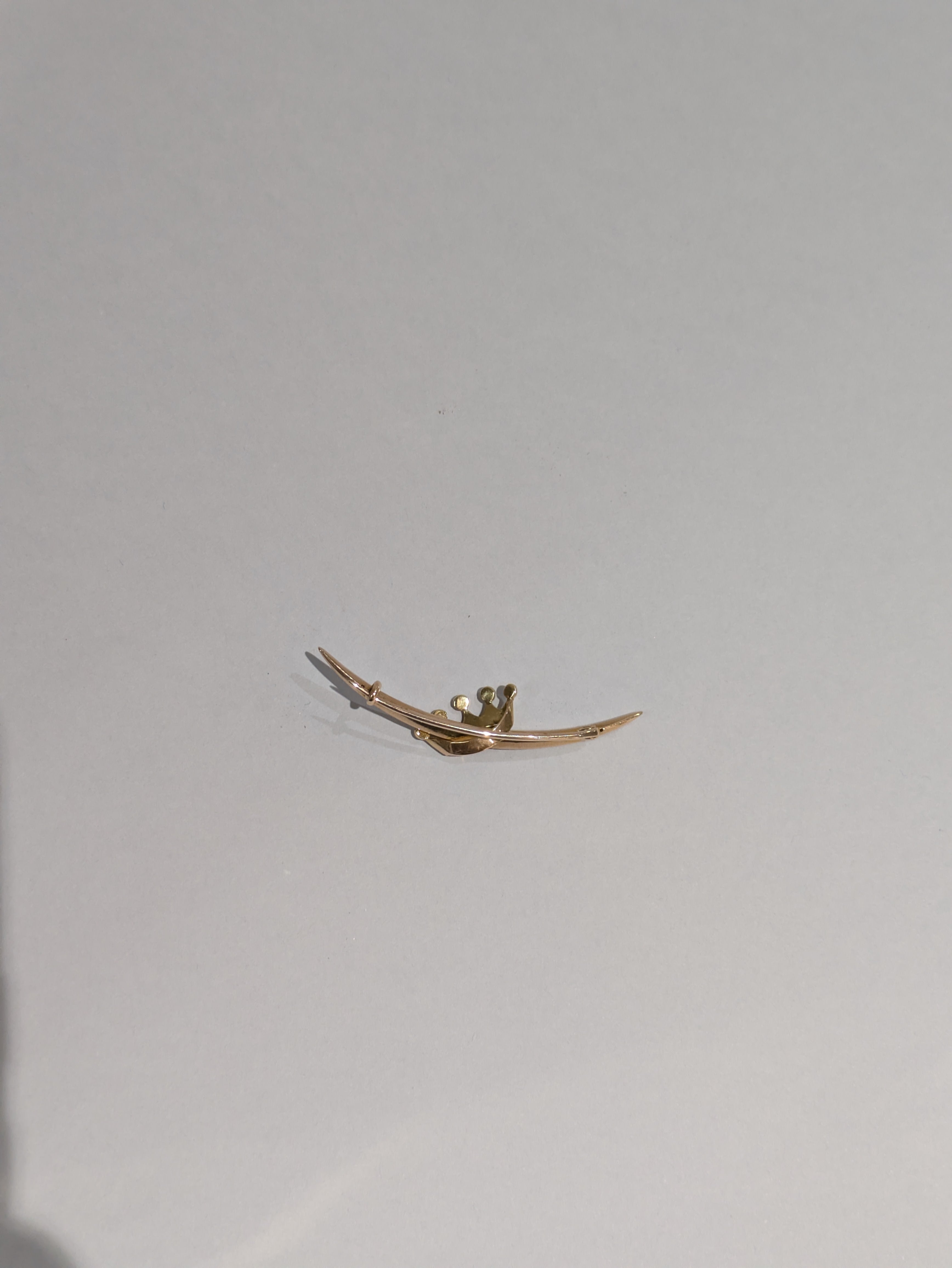 Crown Pin