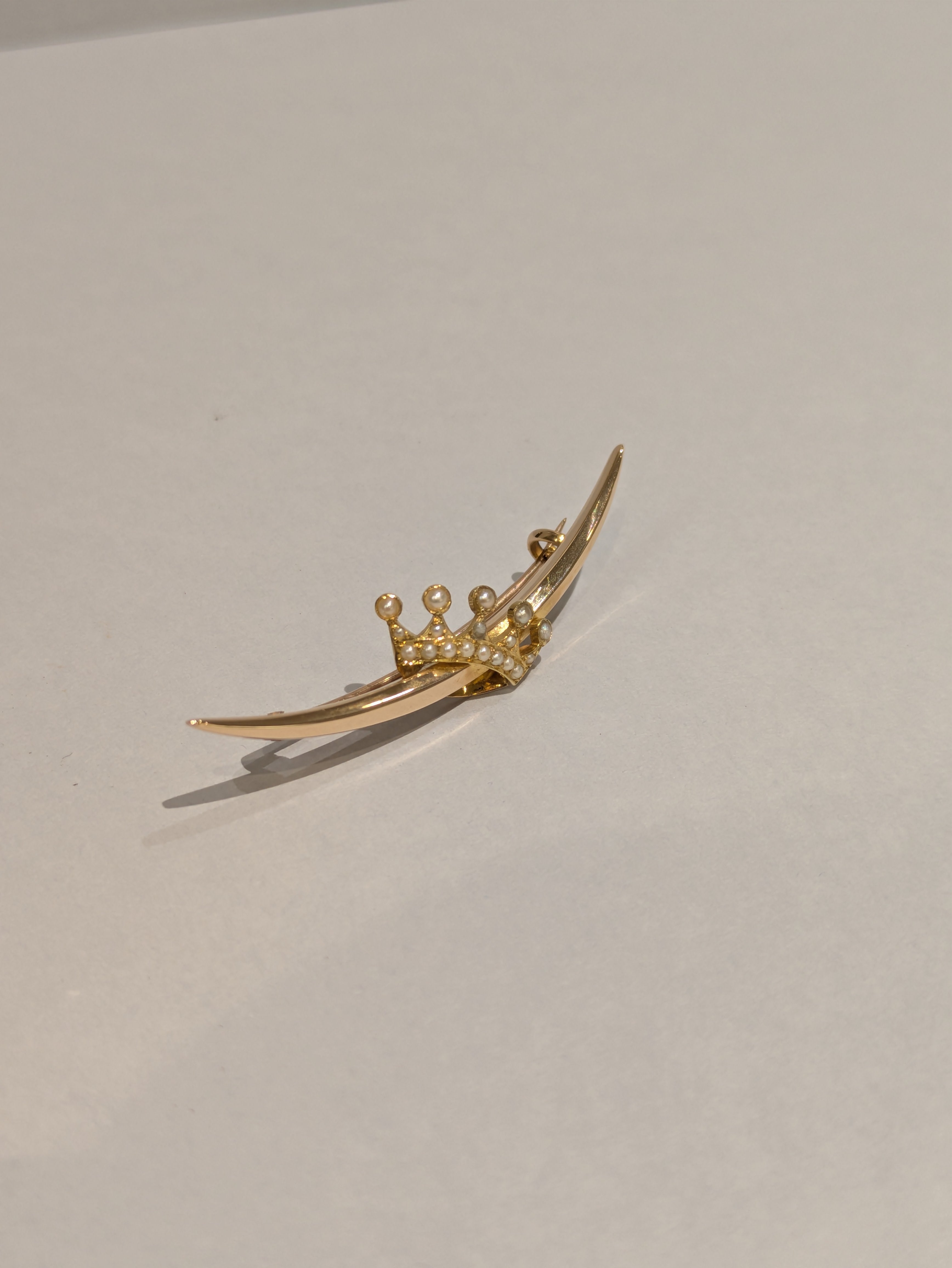 Crown Pin