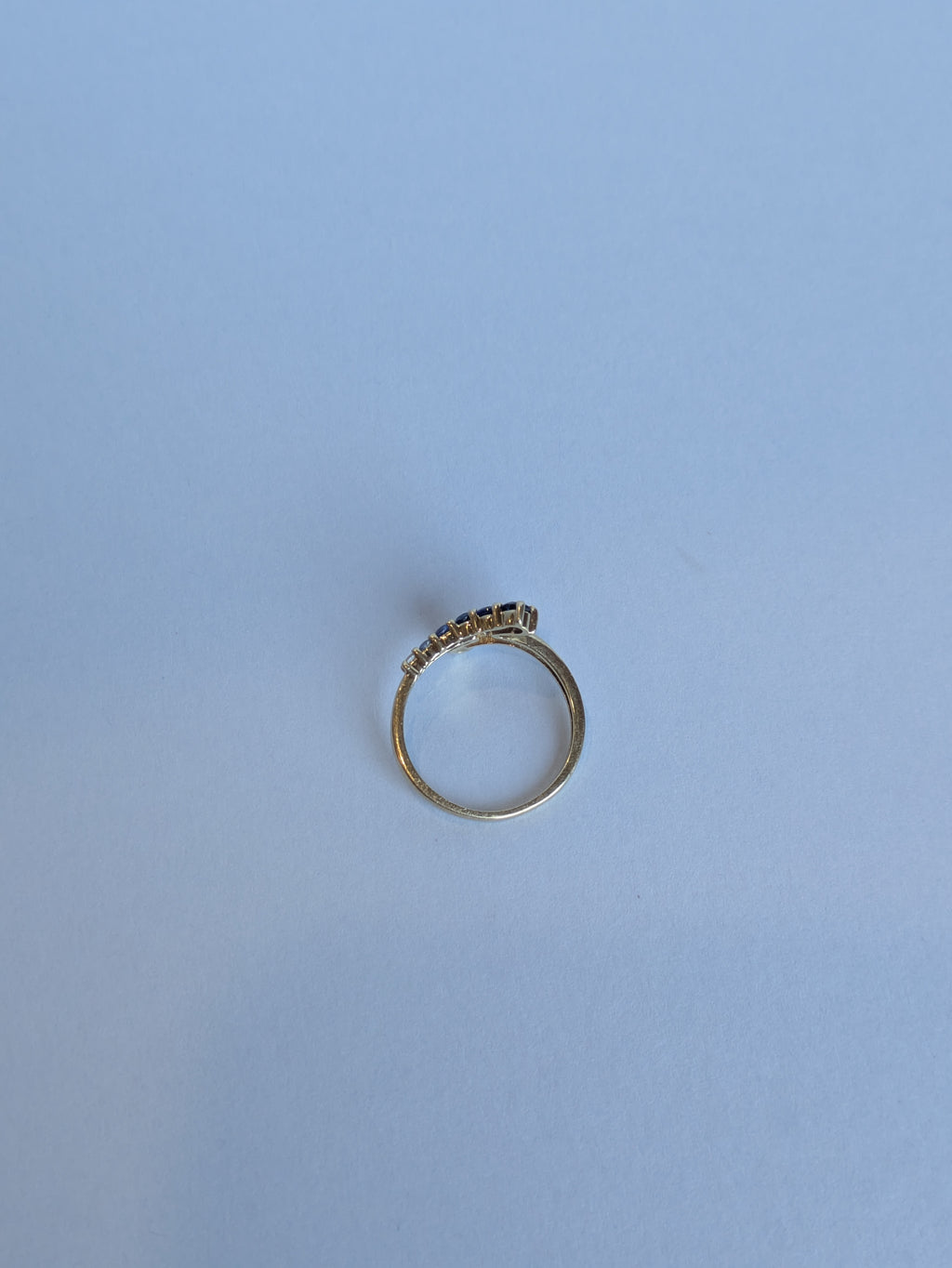 Graduated Colour Sapphire Bypass Ring